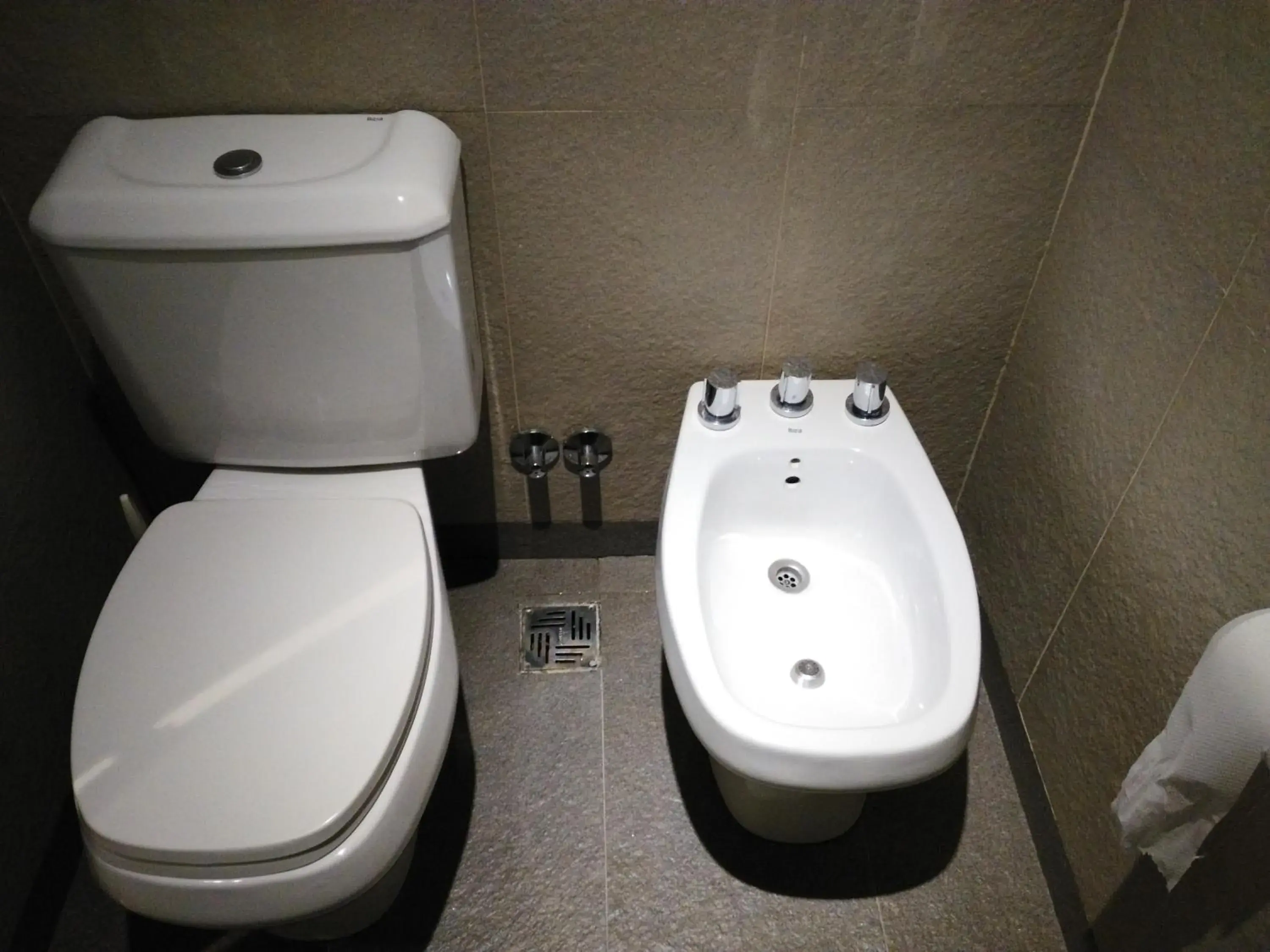 Bathroom in Hotel A&B Internacional