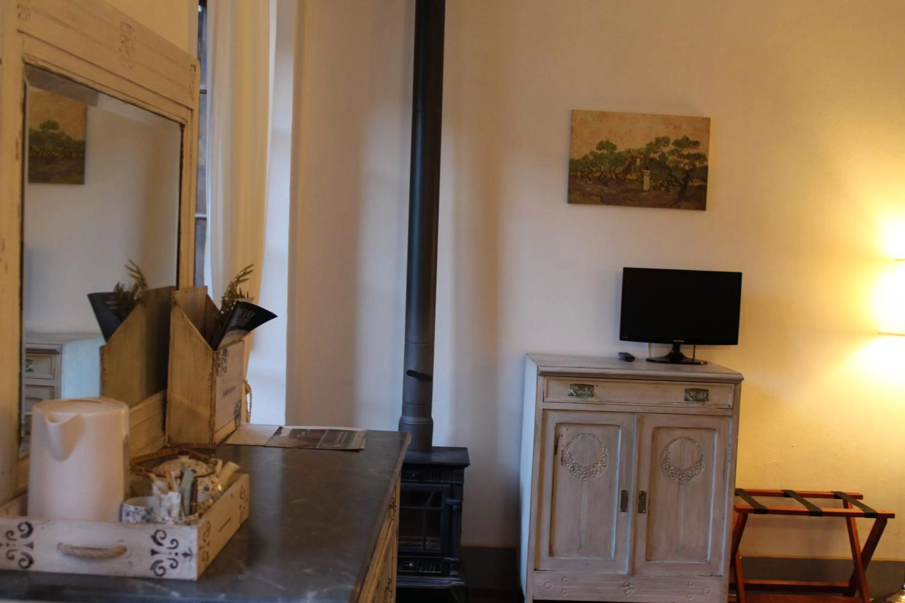 TV and multimedia in Le Terrazze Del Chianti b&b Residenza d'Epoca e di Charme