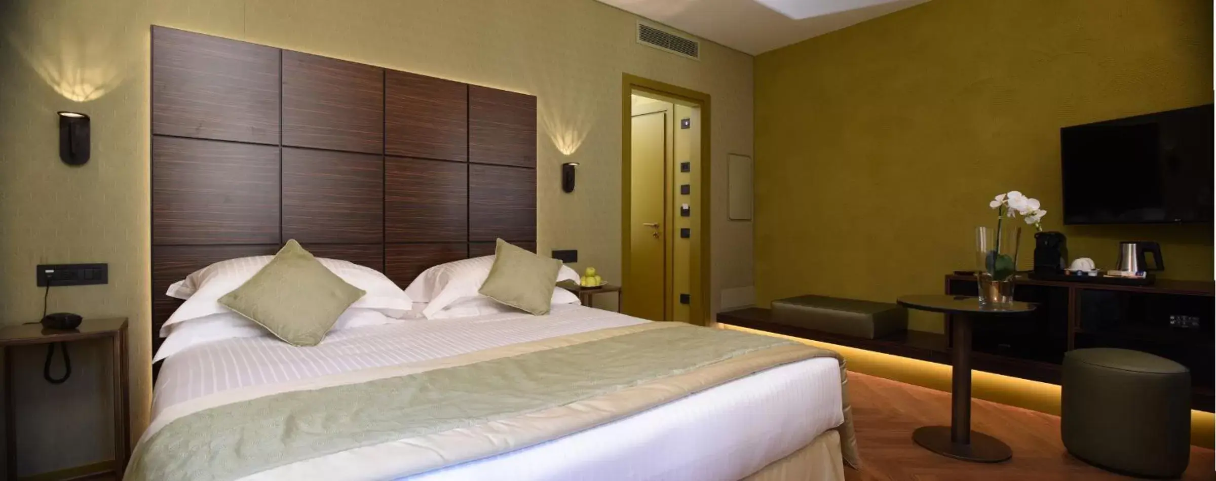 Bedroom, Bed in Rosa Salva Hotel