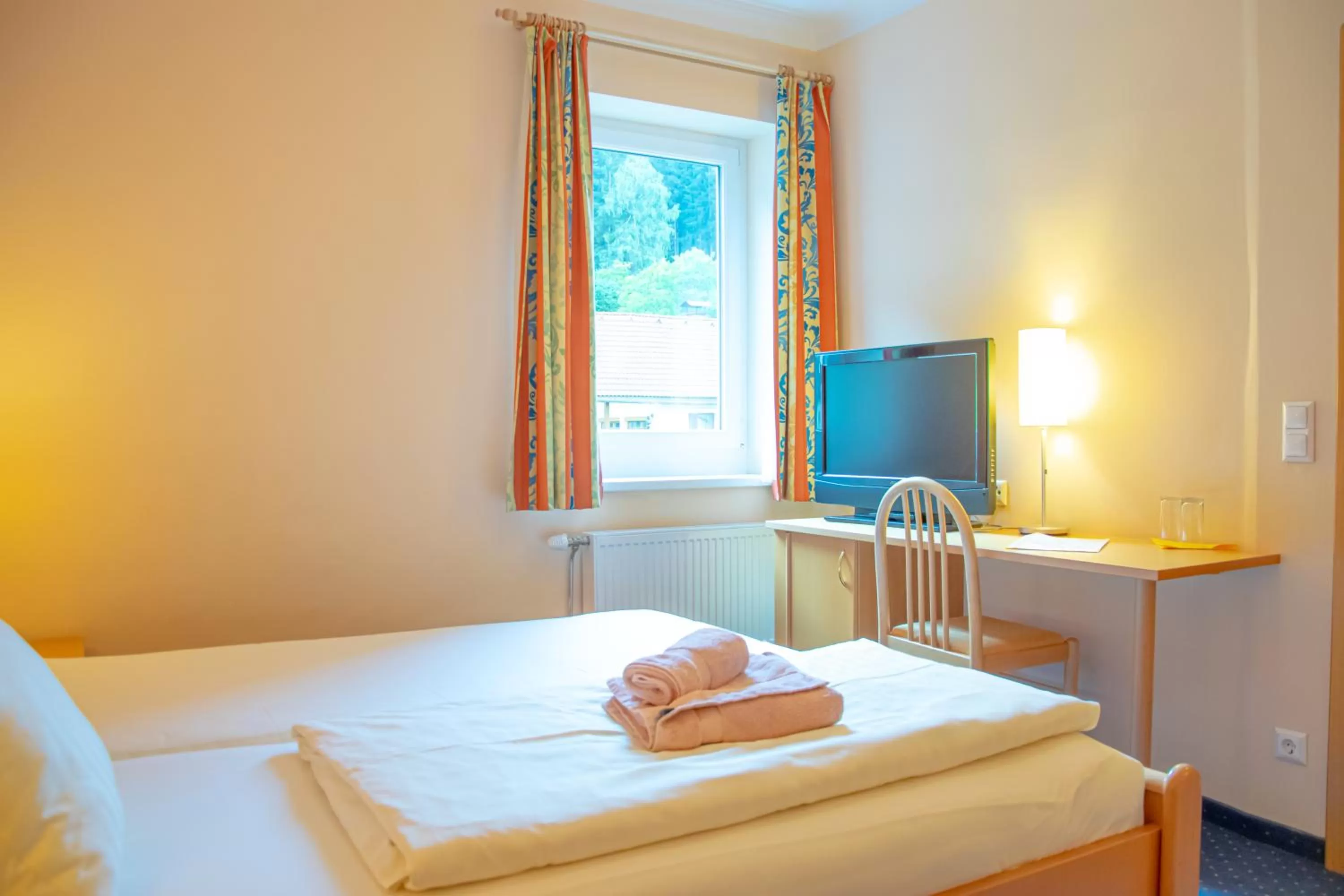 TV and multimedia, Bed in Strandhotel Burgstaller