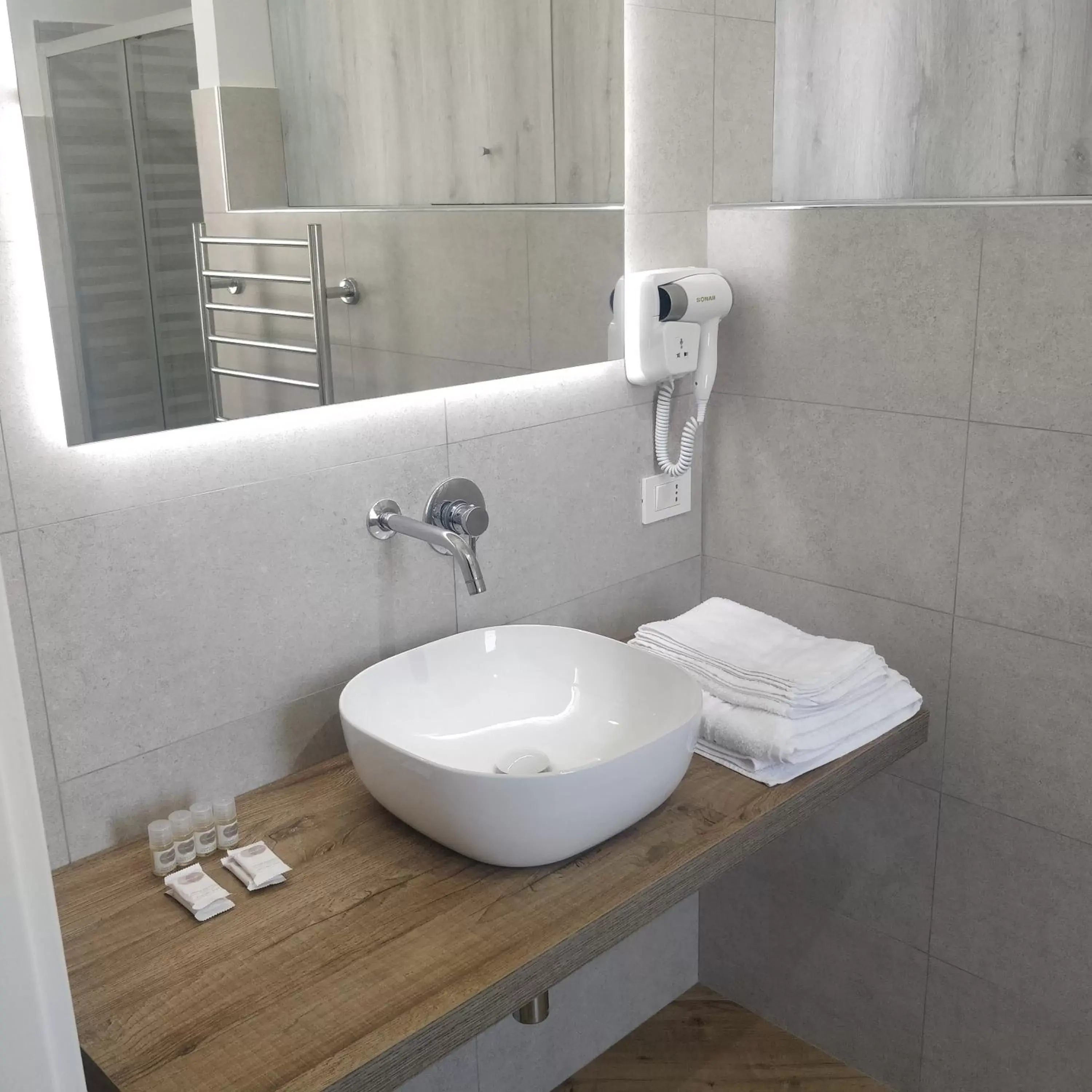 Bathroom in ALBARIA ROOMS-APARTMENTS