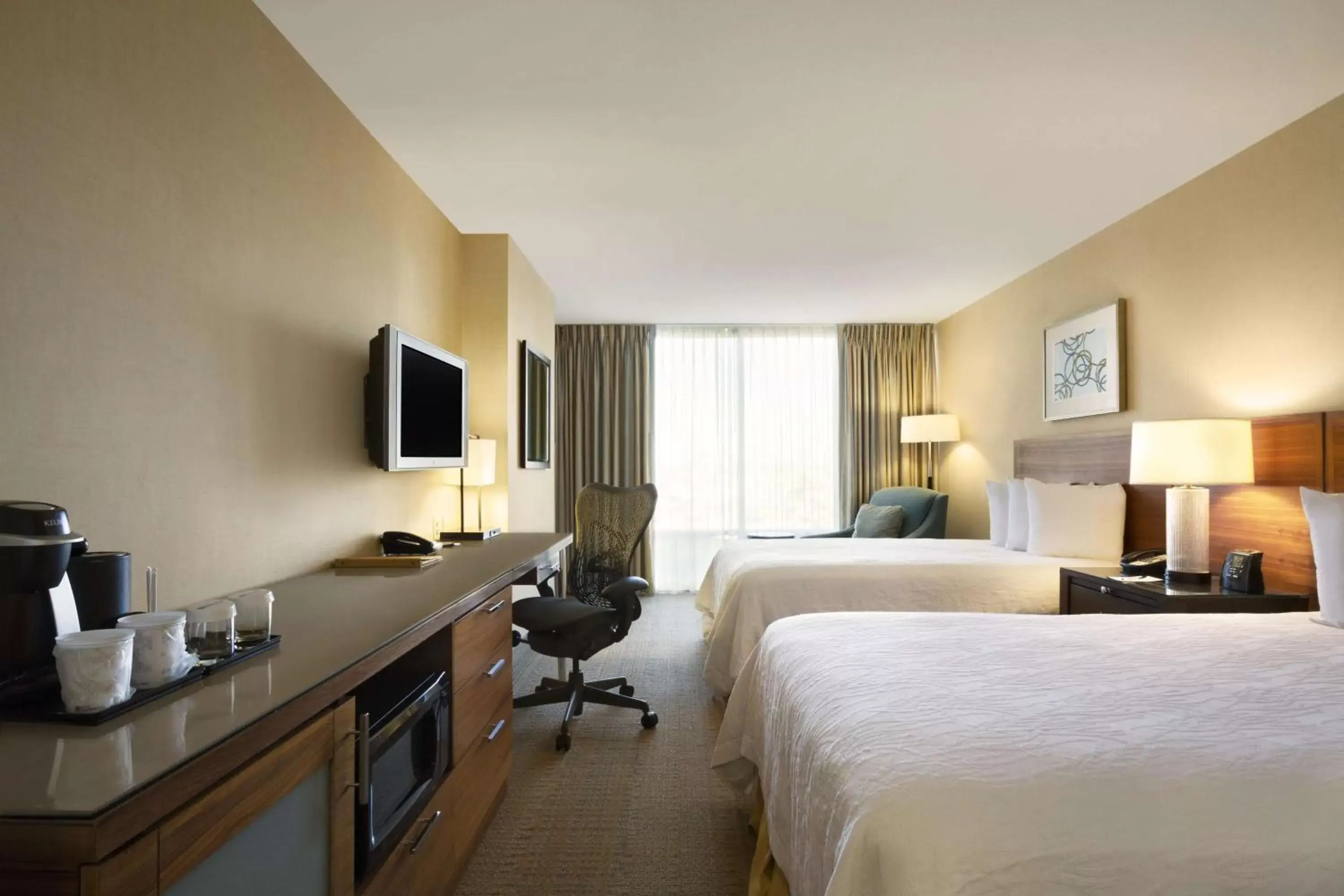 Bedroom, Bed in Hilton Garden Inn Baltimore Inner Harbor Bedroom, Bed in Hilton Garden Inn Baltimore Inner Harbor