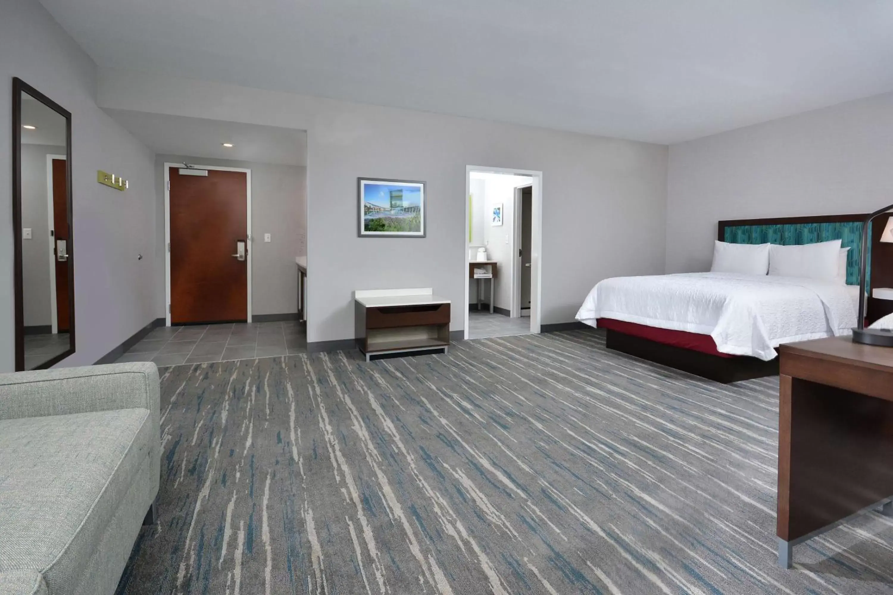 Bed in Hampton Inn & Suites Charlotte North I 485