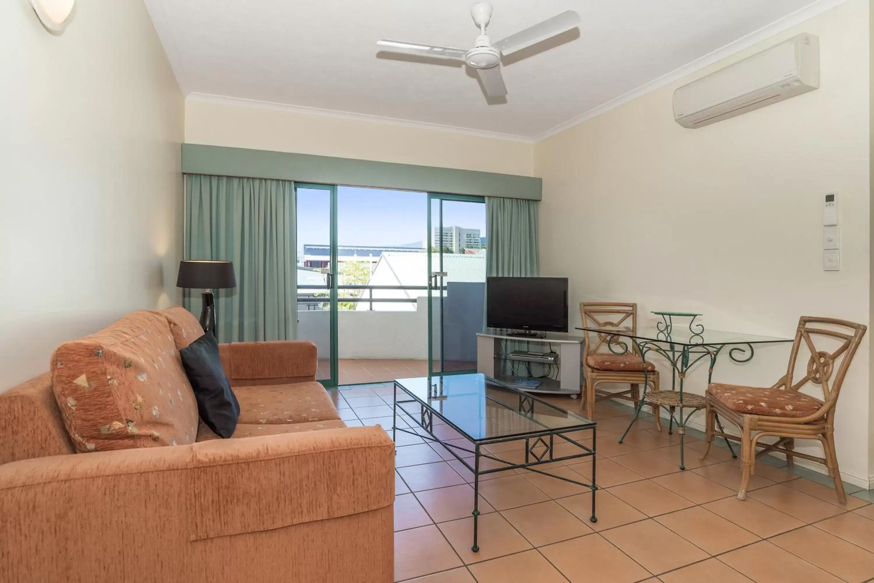 Living room, Seating Area in Mid City Luxury Suites