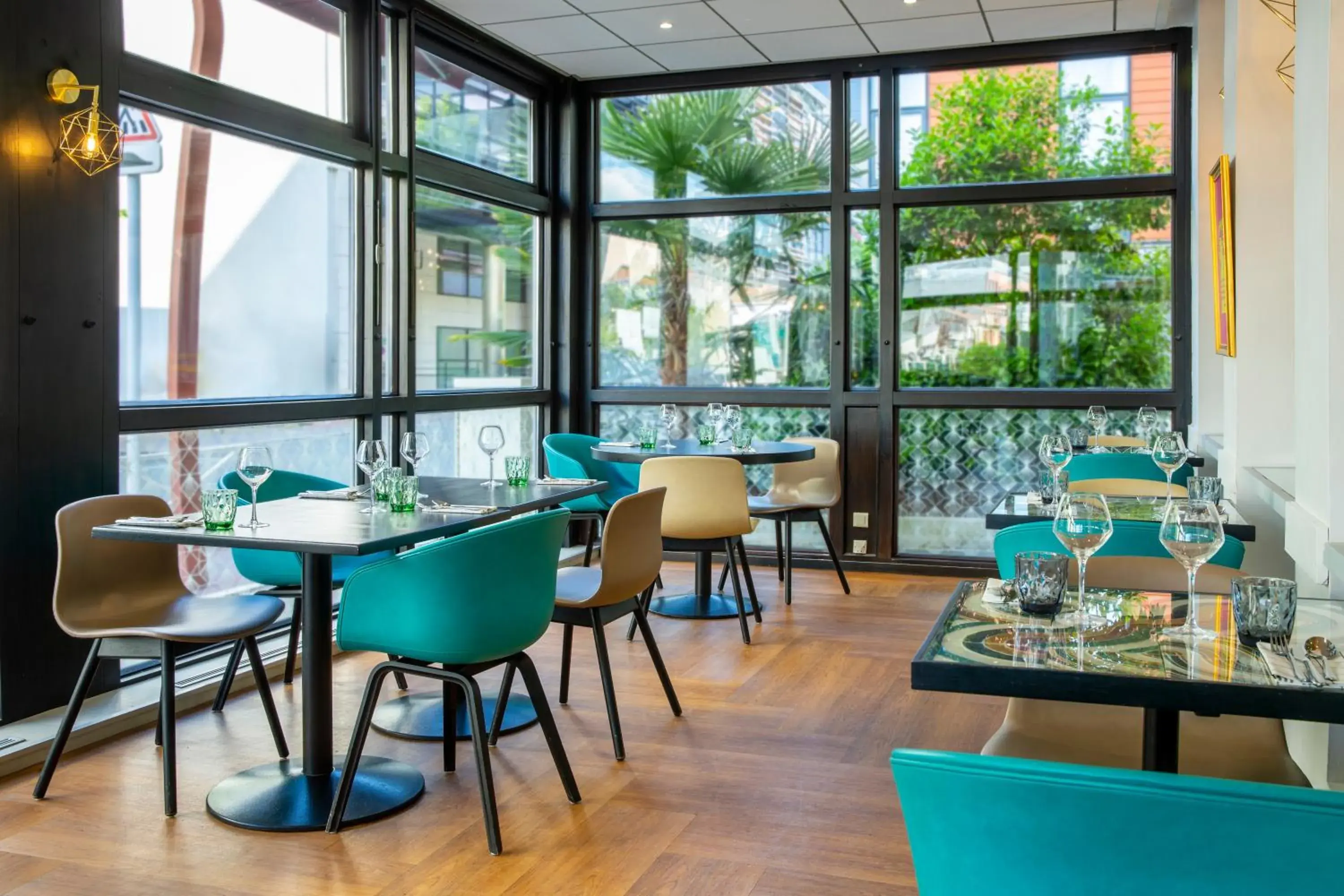 Restaurant/Places to Eat in Mercure Paris Porte D'Orleans