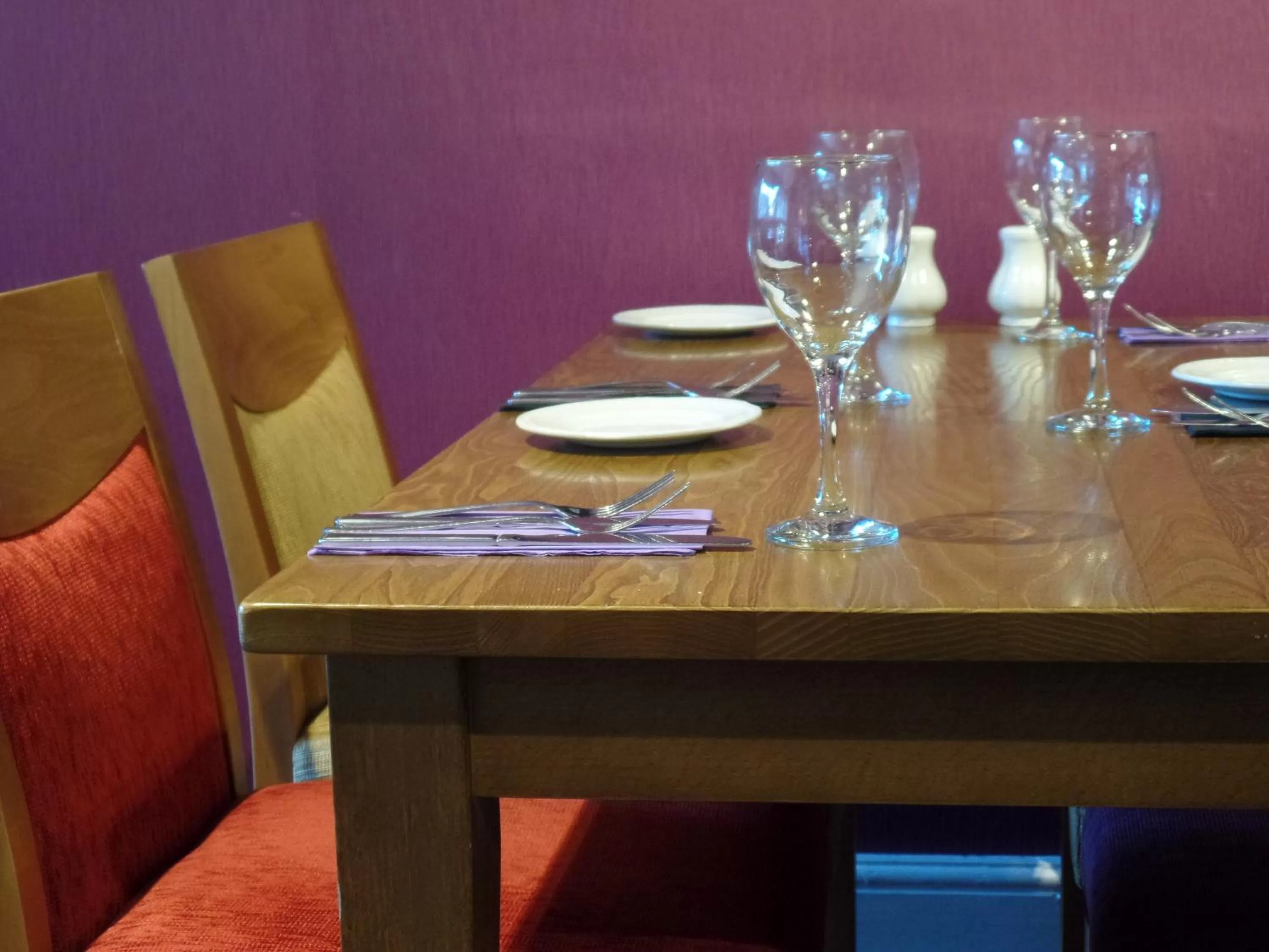 Restaurant/places to eat in The White House Hotel