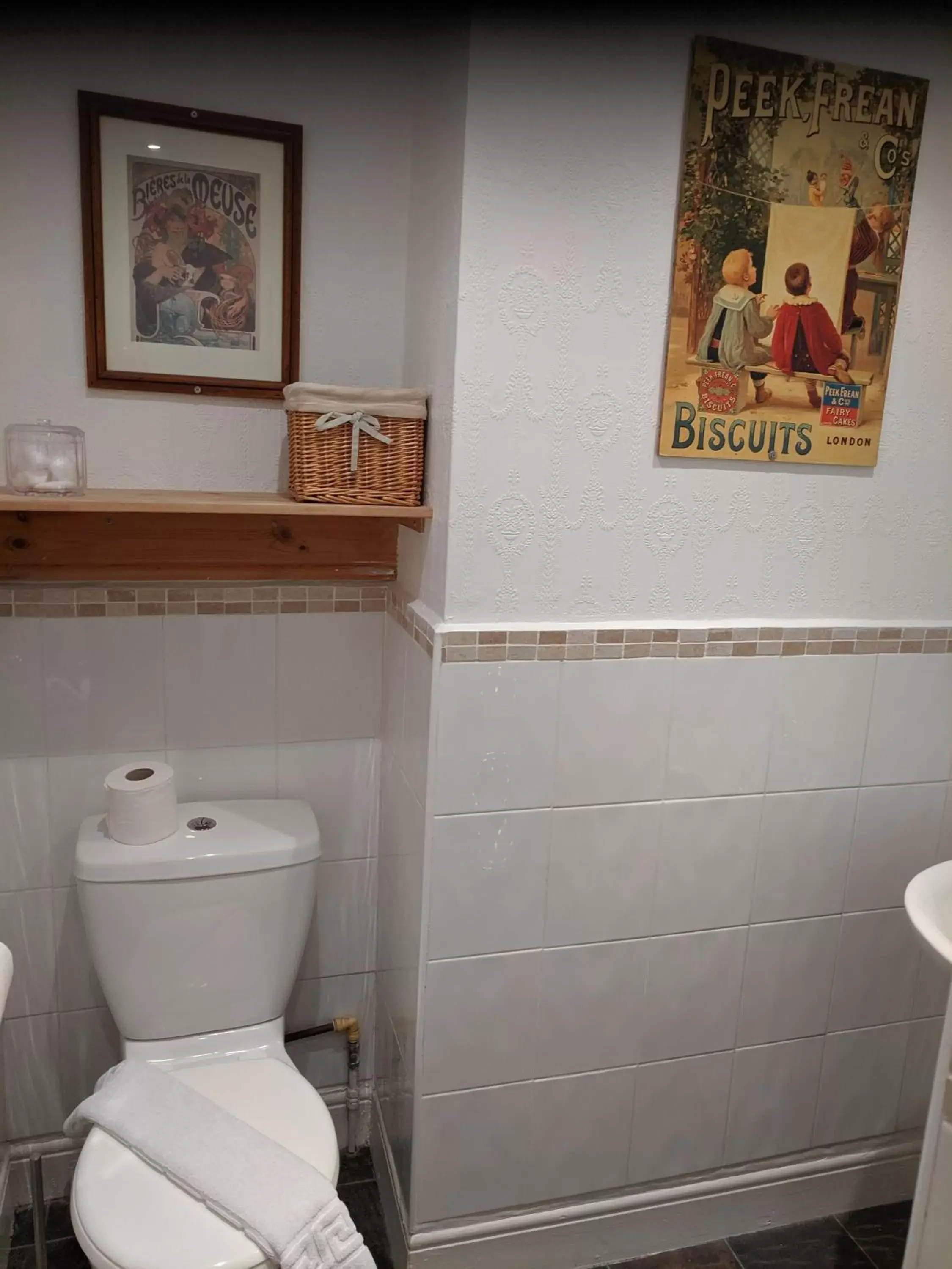 Bathroom in 1 Park Road