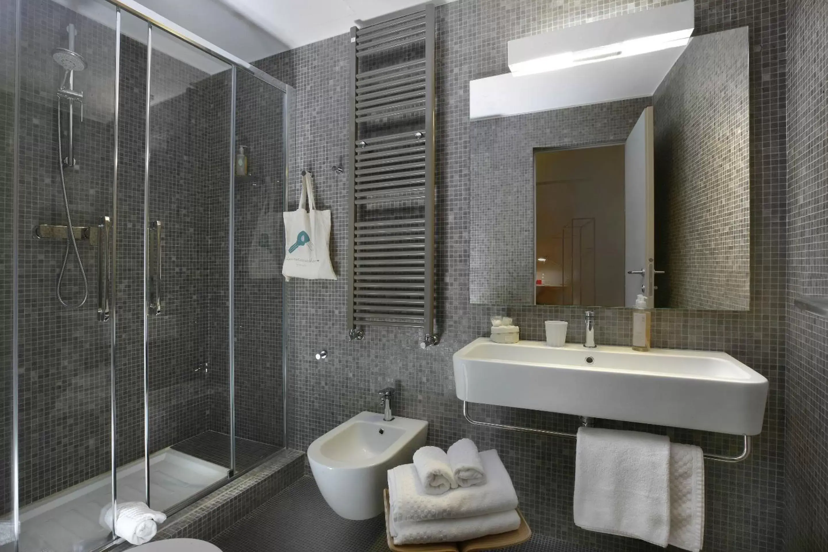 Shower, Bathroom in Hotel Palazzo Grillo