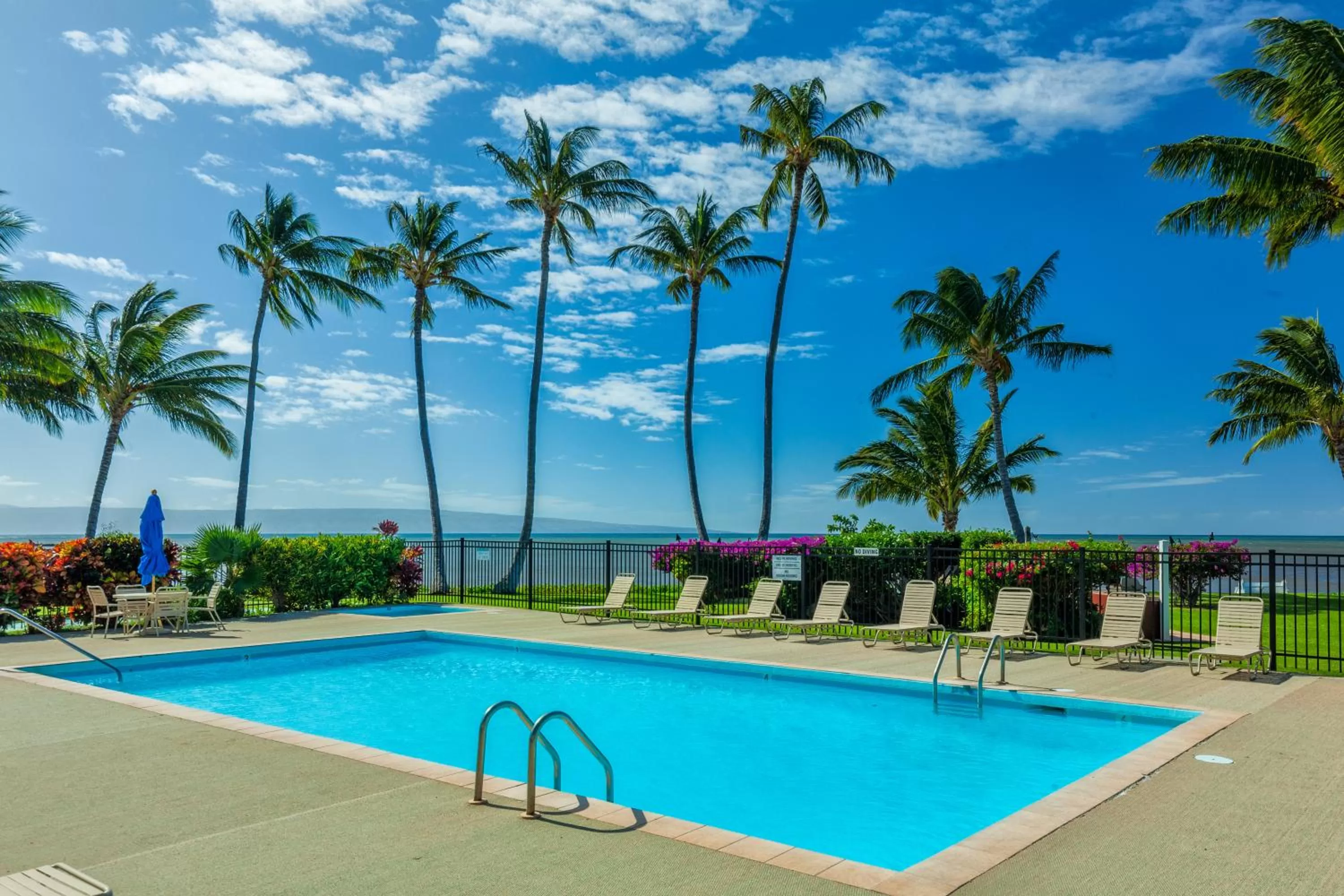 Swimming pool in Castle at Moloka'i Shores