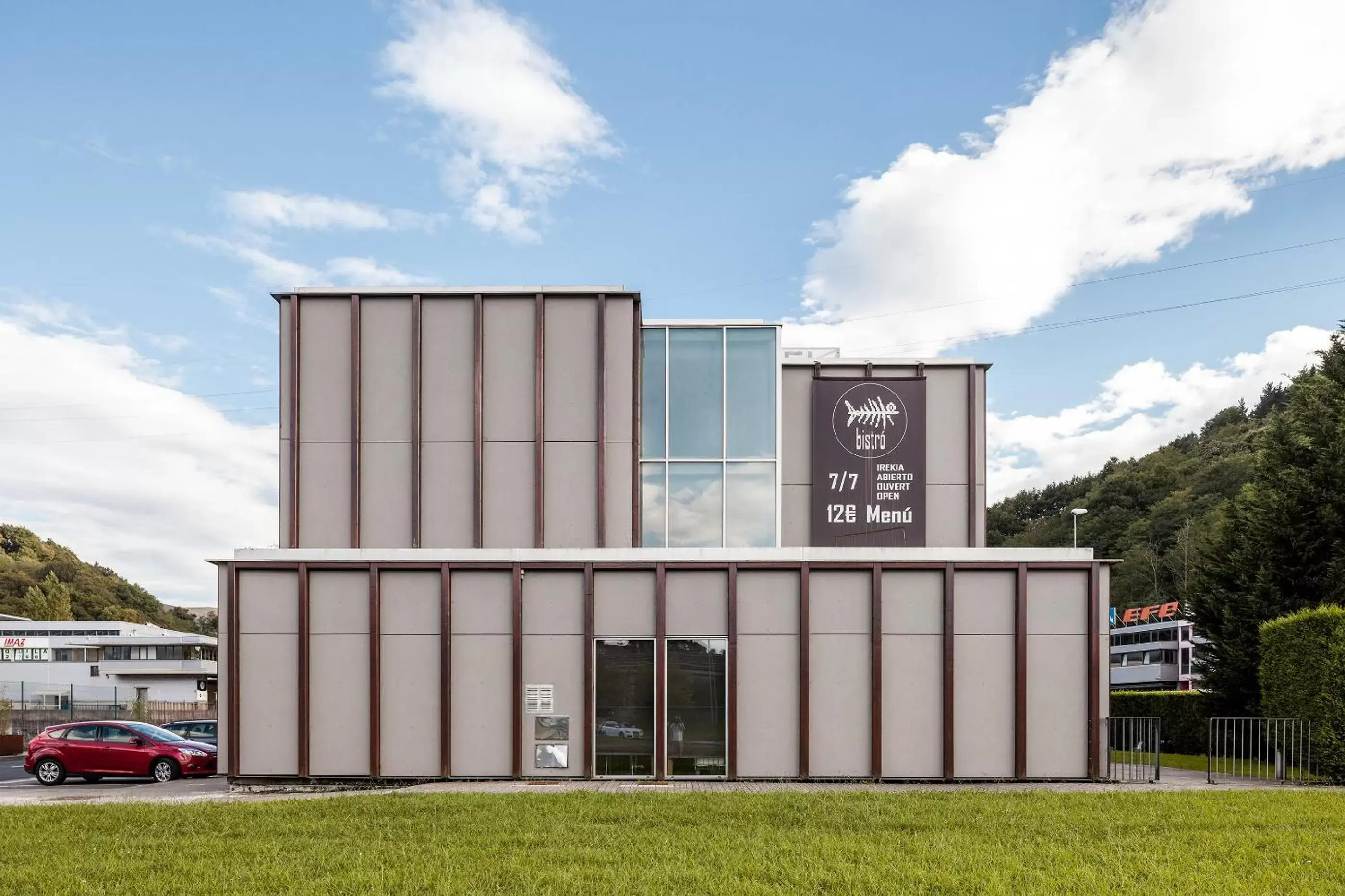 Facade/entrance in ETH Irún Facade/entrance in ETH Irún