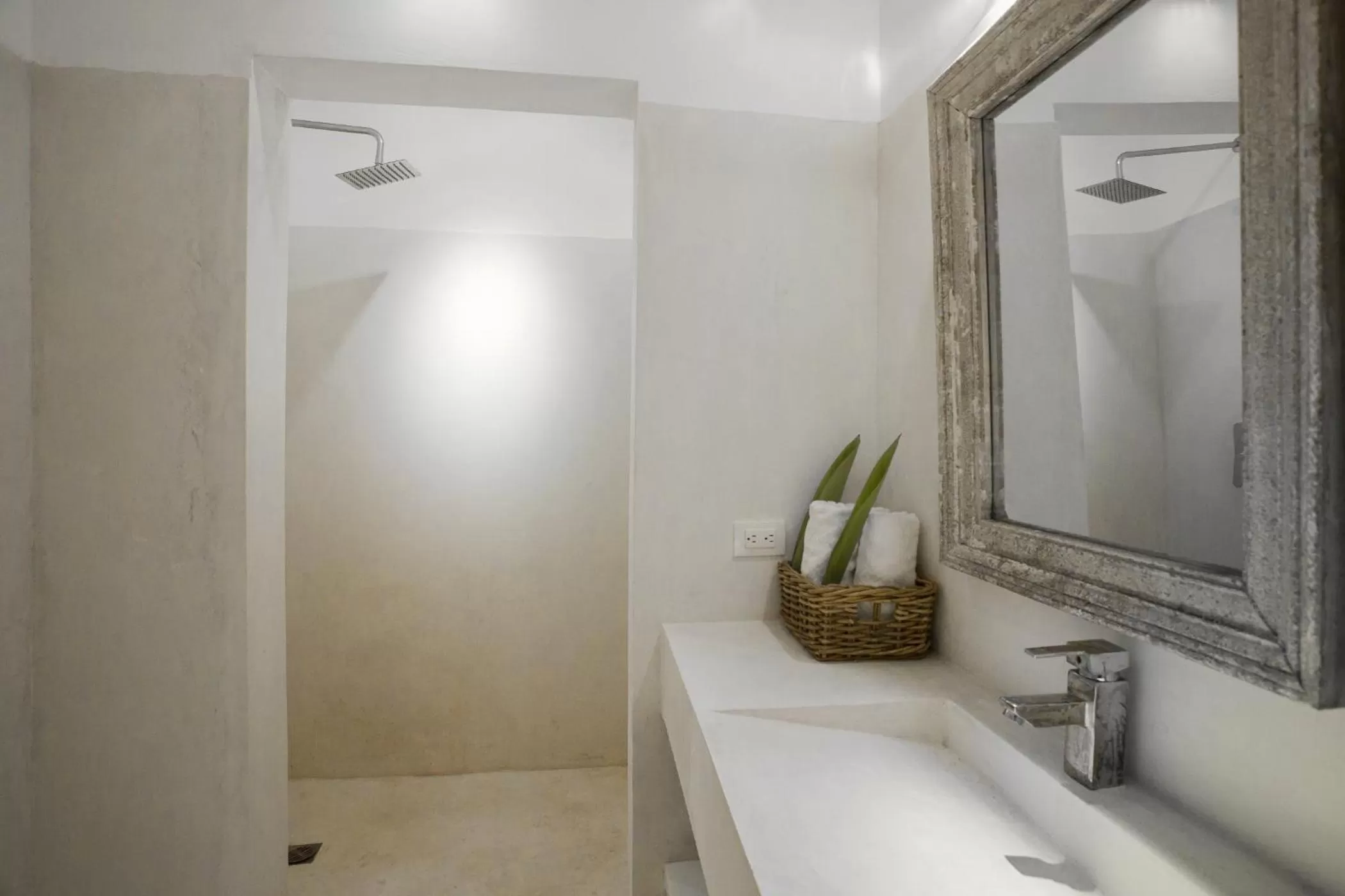 Shower, Bathroom in Mahona Boutique Hotel