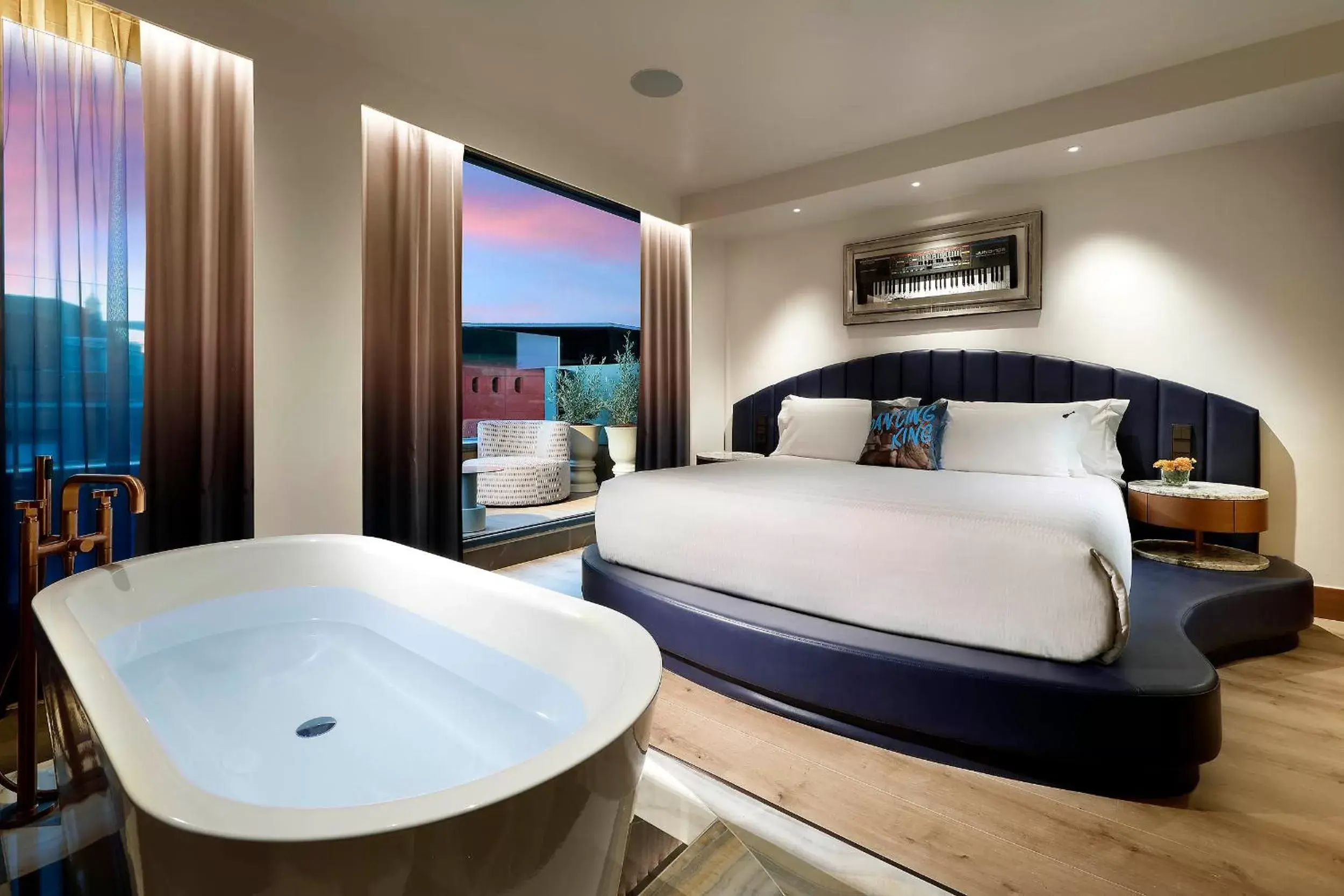 Bed, Bathroom in Hard Rock Hotel Madrid