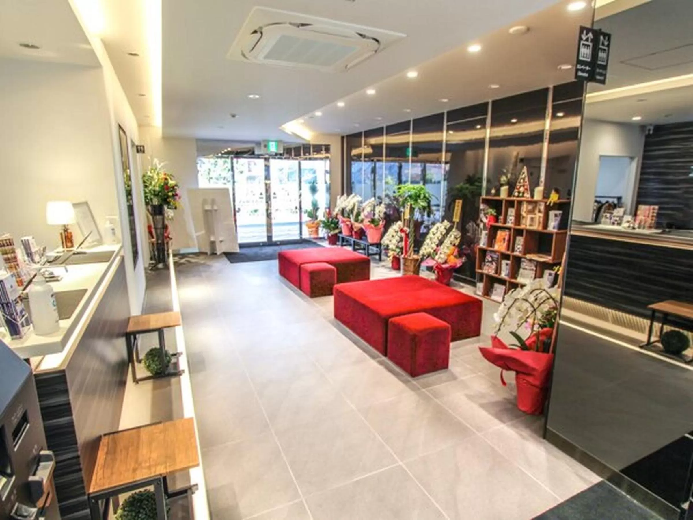 Lobby or reception in Hotel Livemax Osaka Kadoma