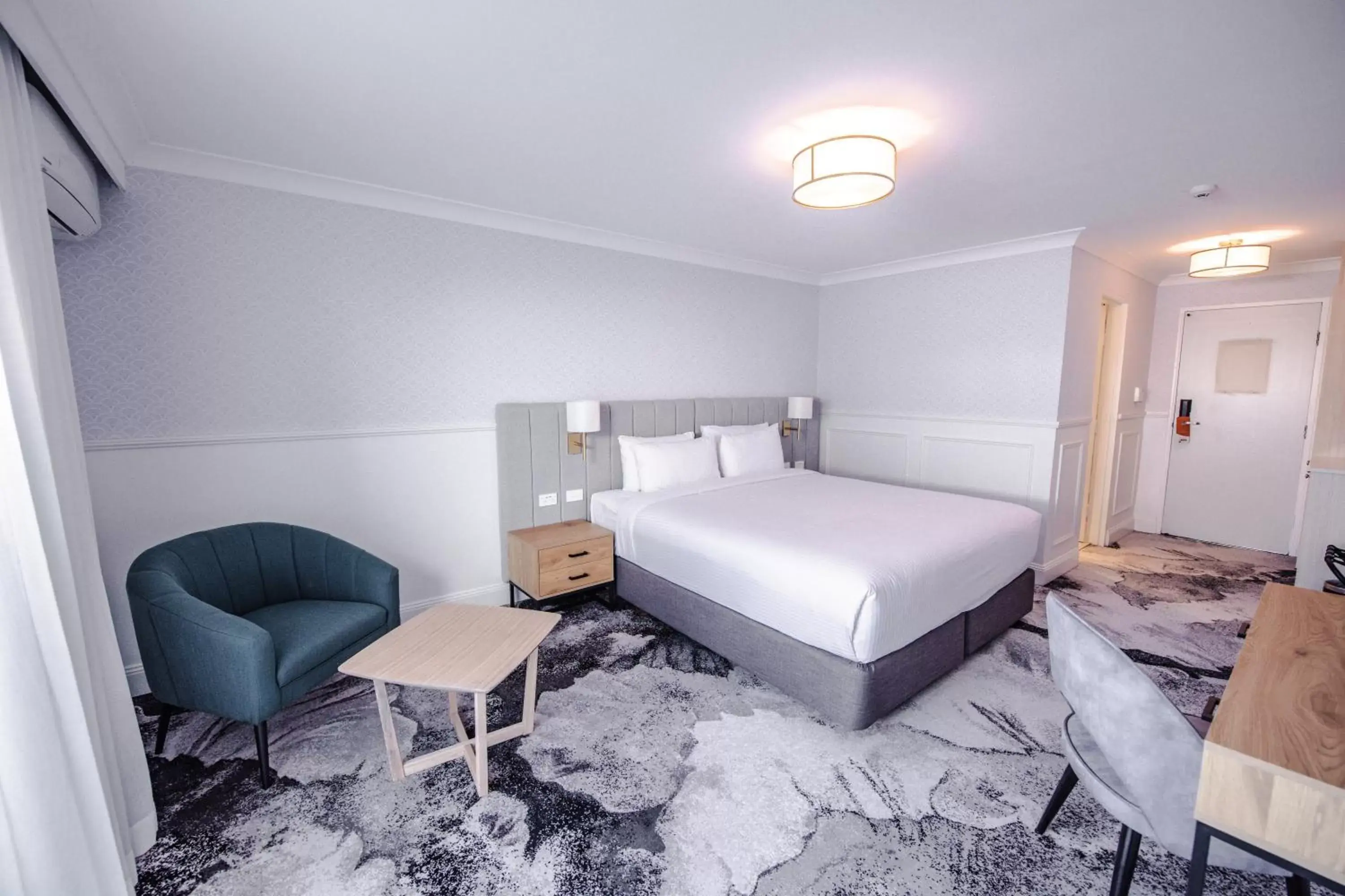 Bedroom, Bed in Comfort Inn Towradgi Beach Bedroom, Bed in Comfort Inn Towradgi Beach