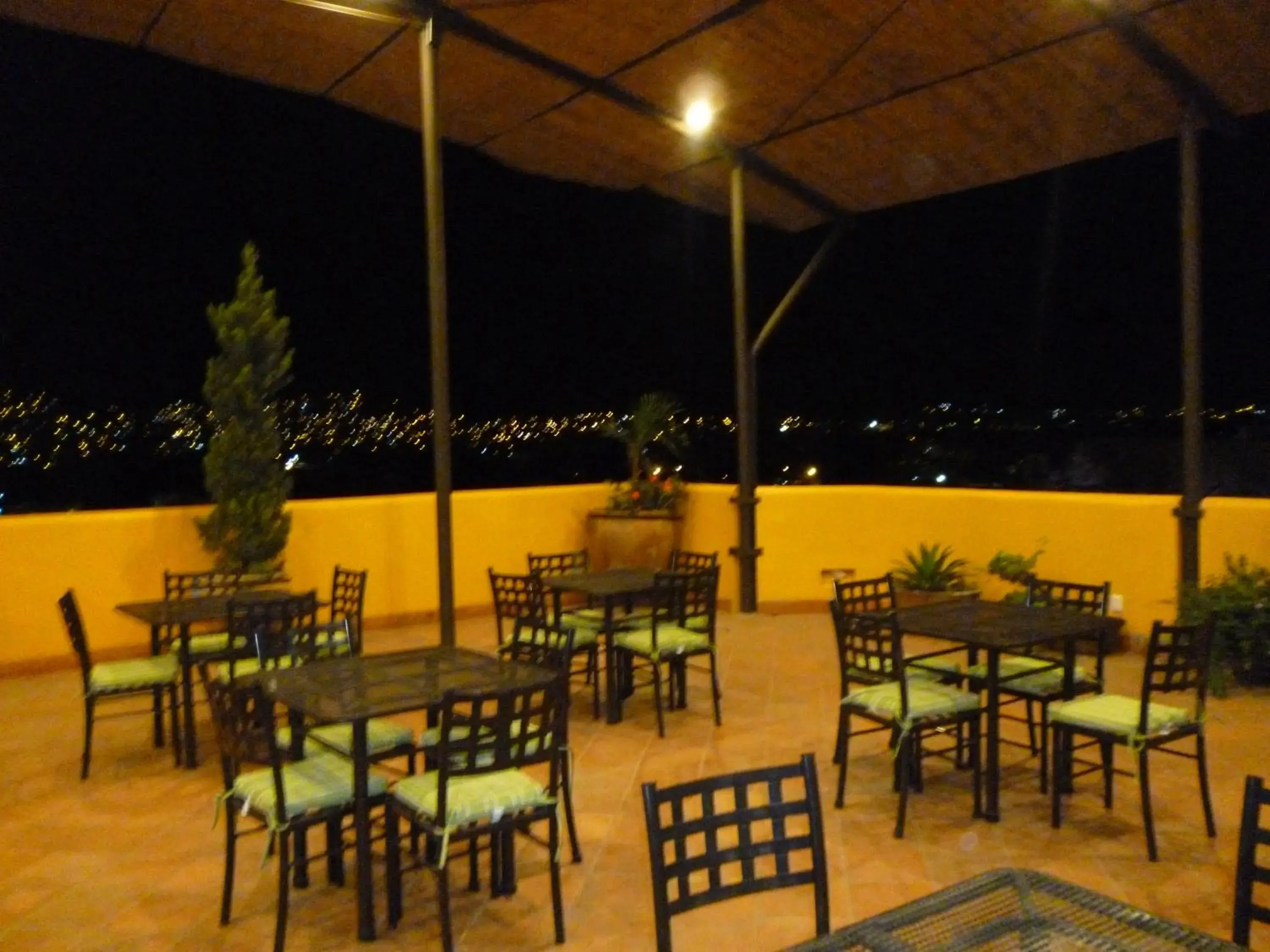 Night, Restaurant/Places to Eat in Hotel Antiguo Fortin