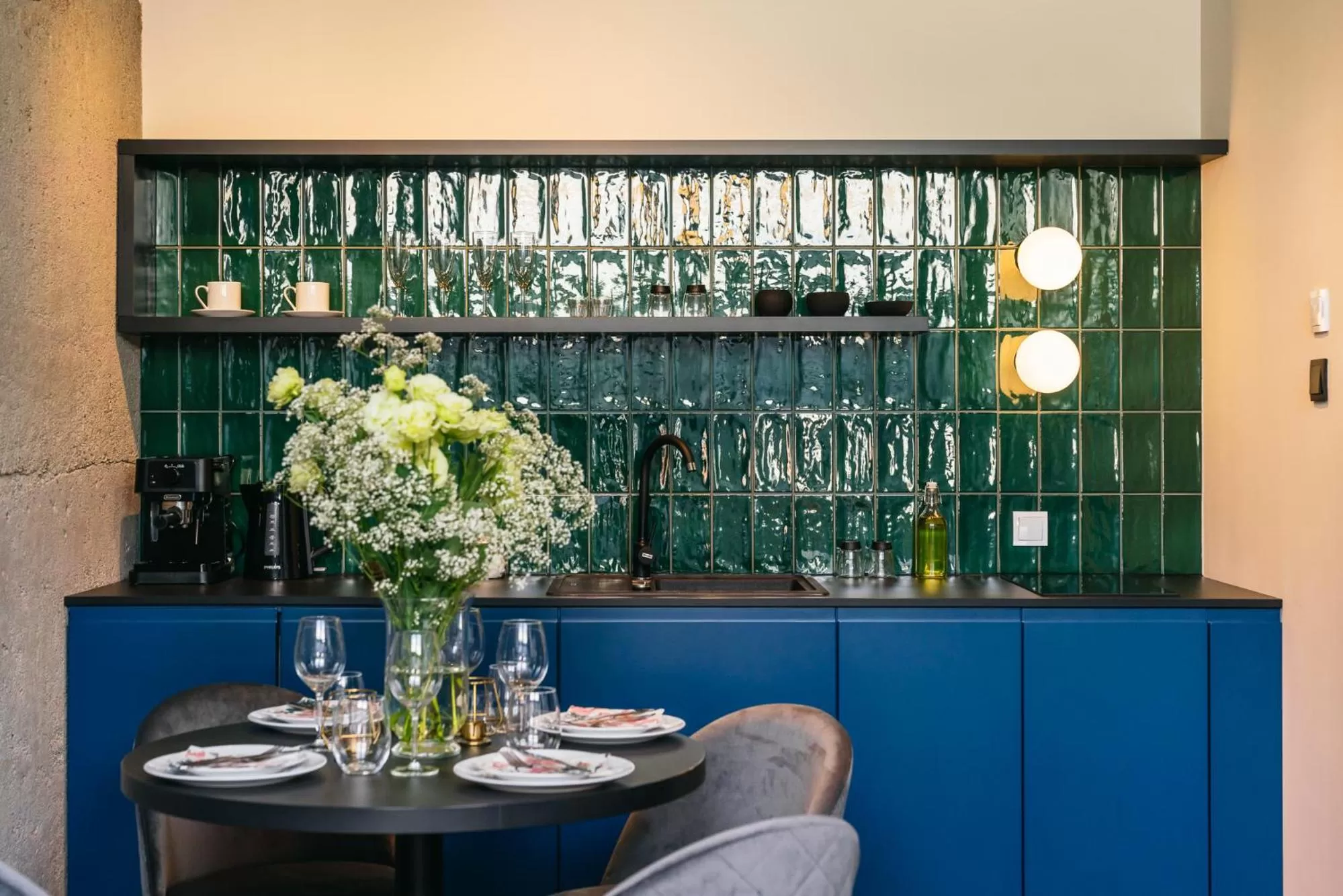 Coffee/tea facilities in Estery12 by Loft Affair