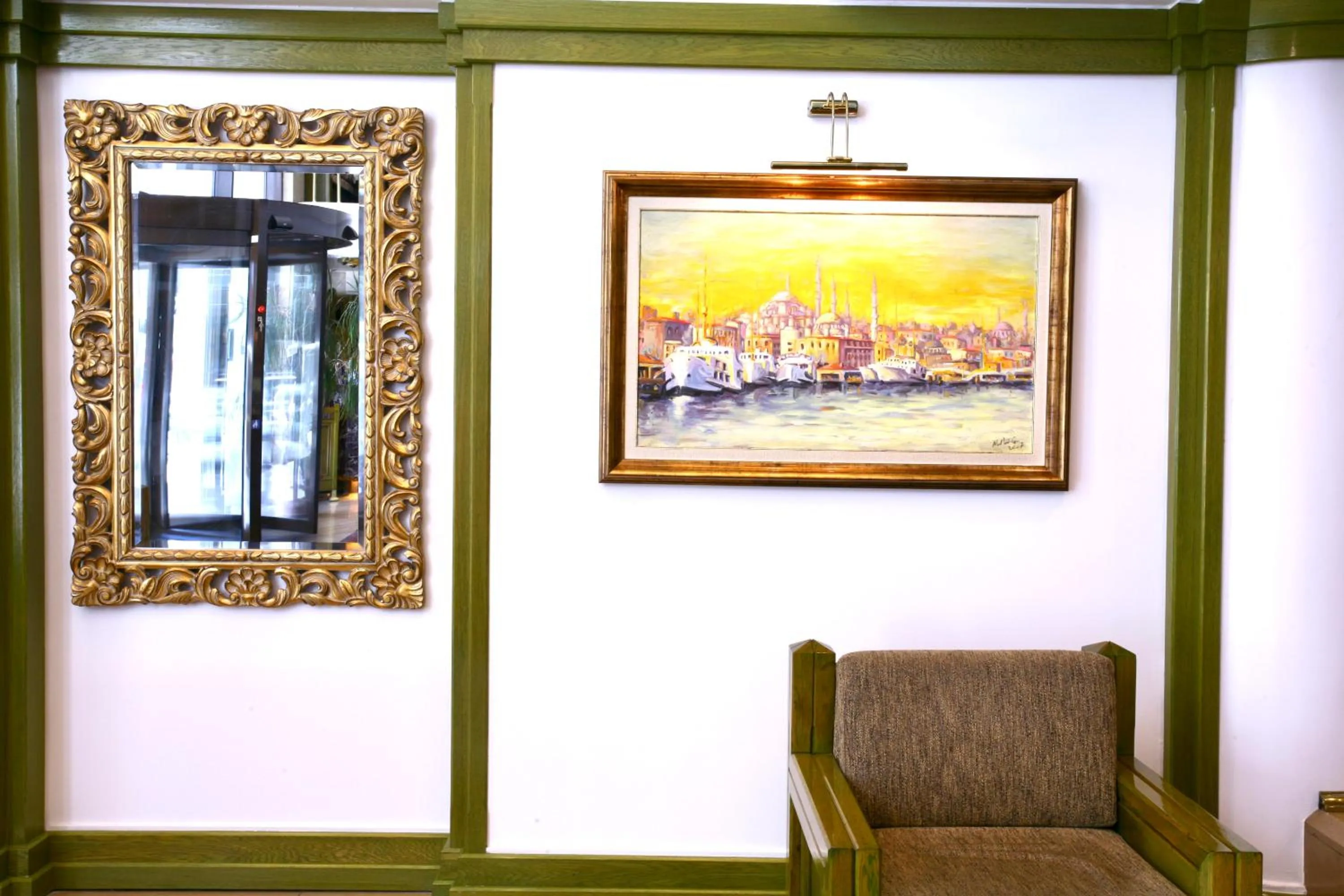 Lobby or reception in Istanbul Royal Hotel