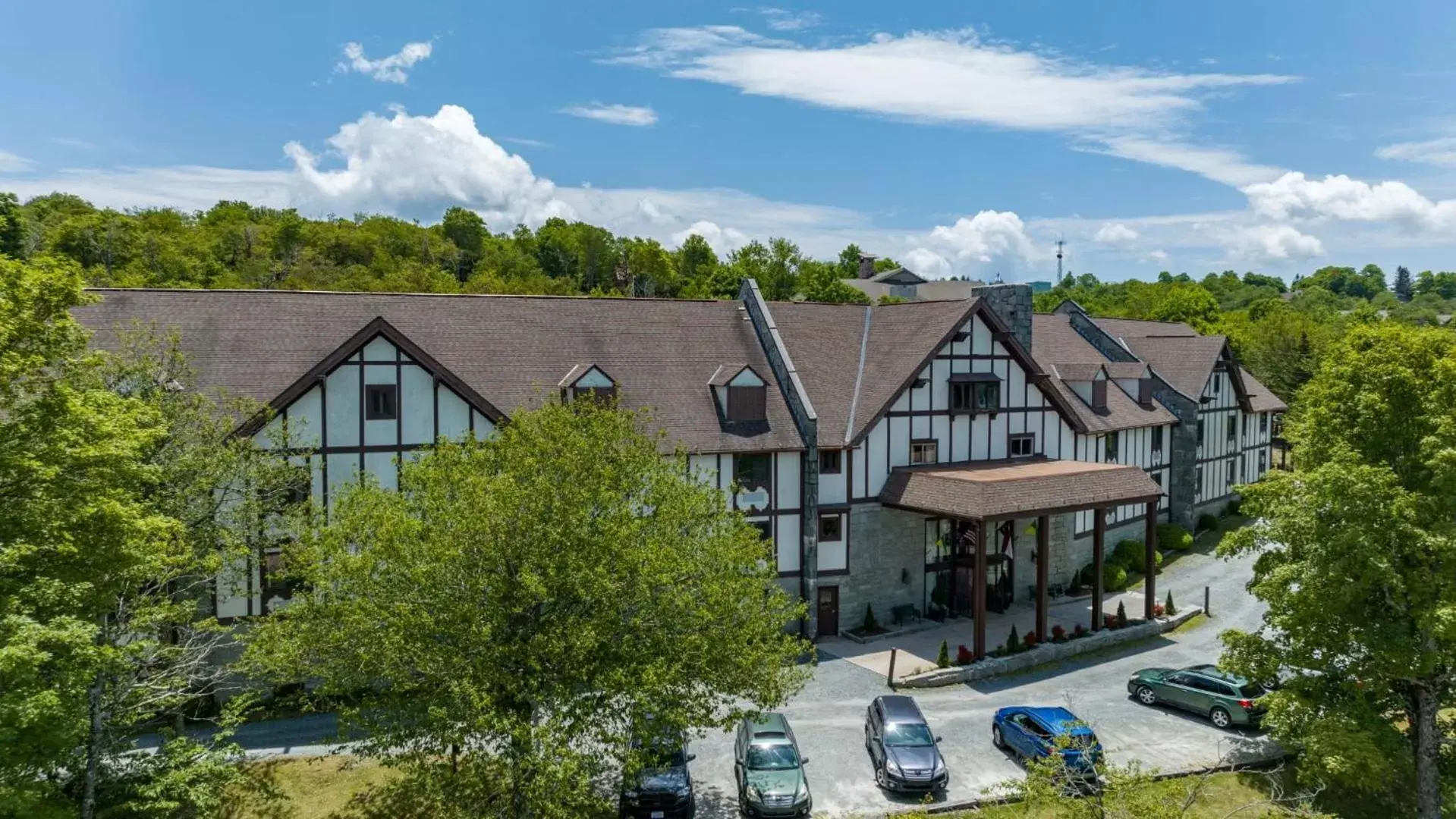 Property Building in 4 Seasons at Beech Mountain