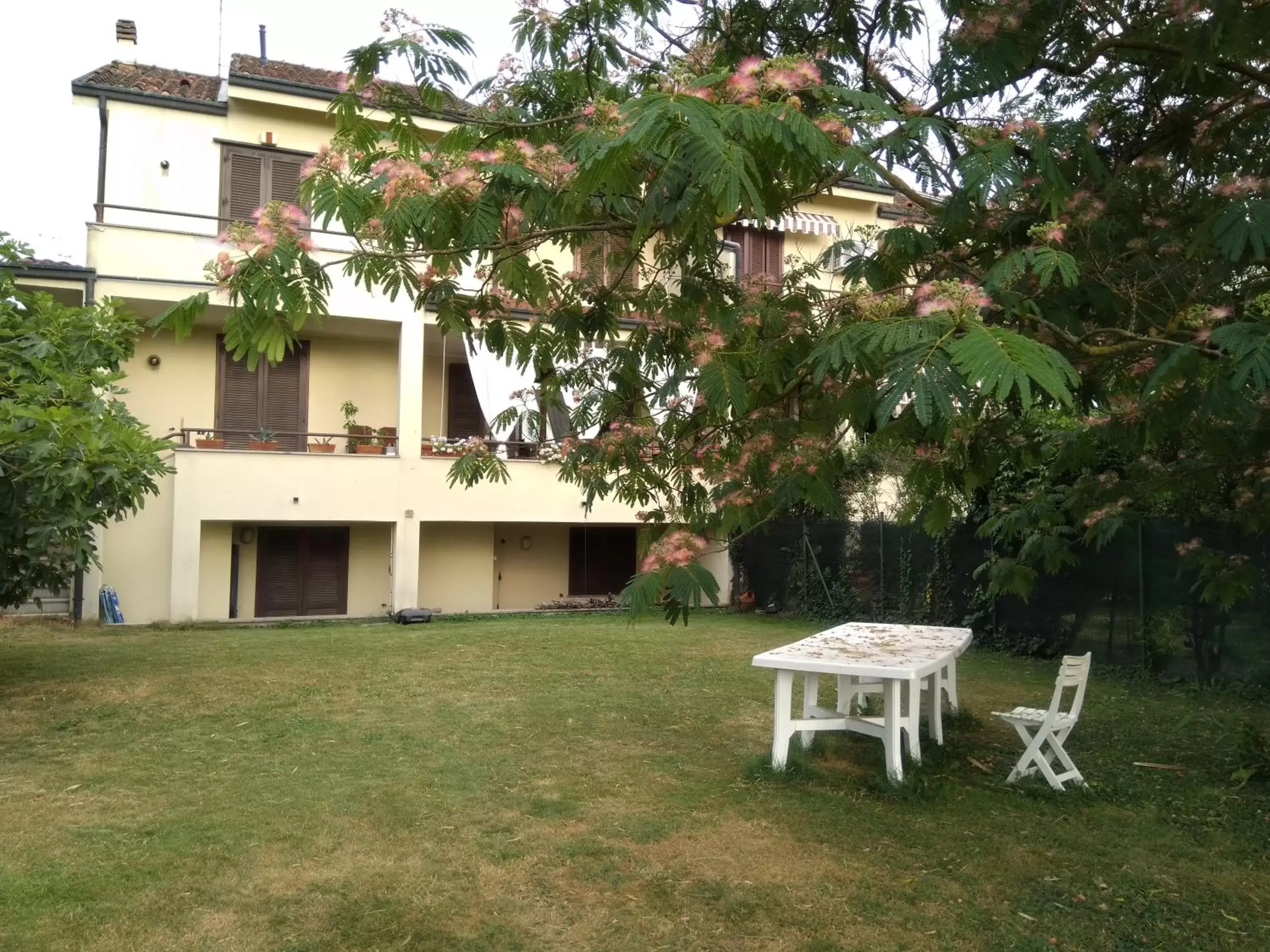 Patio, Garden in B&B Il Glicine di Basiglio