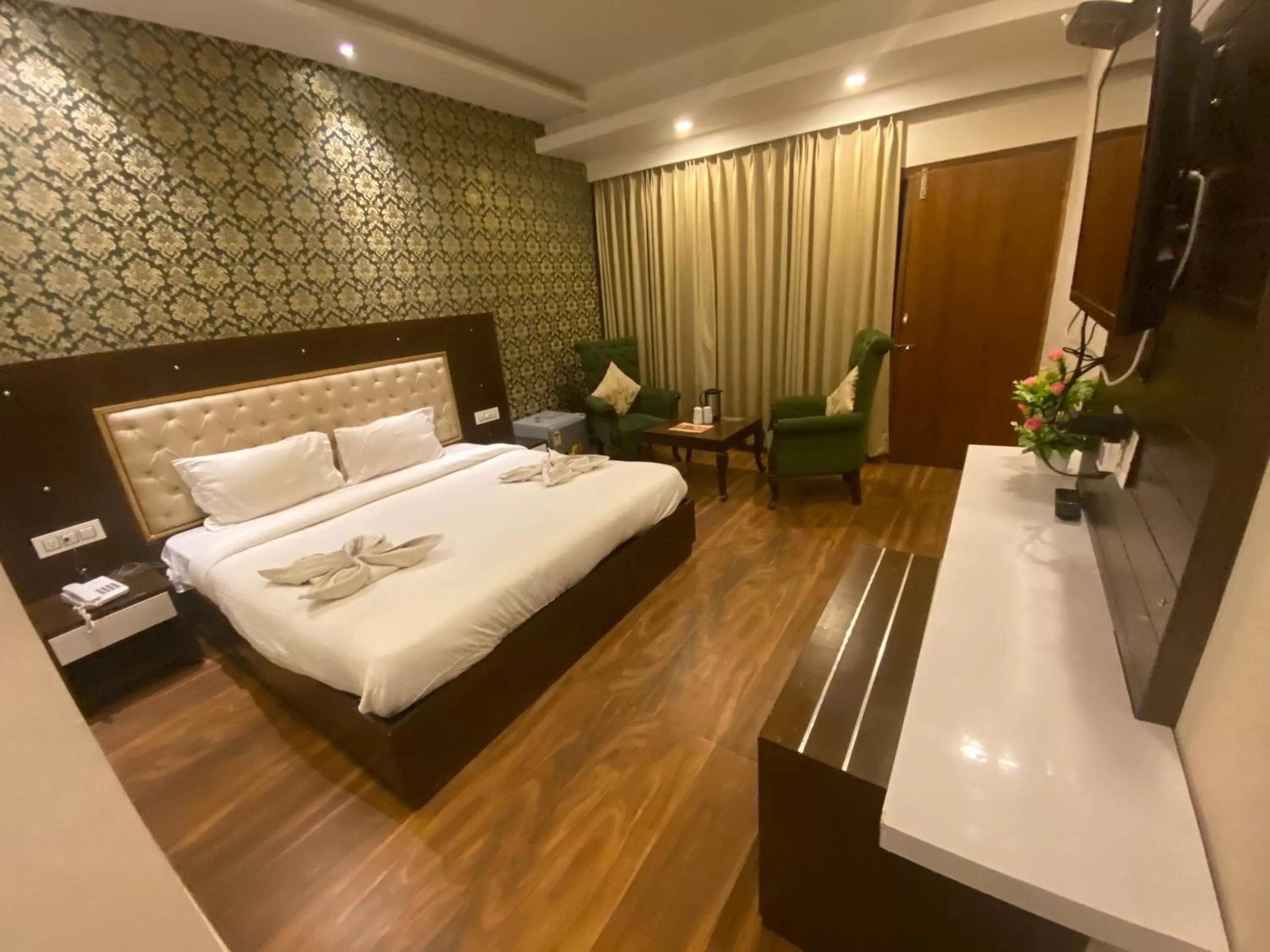 Hotel Ambika Resort Manali