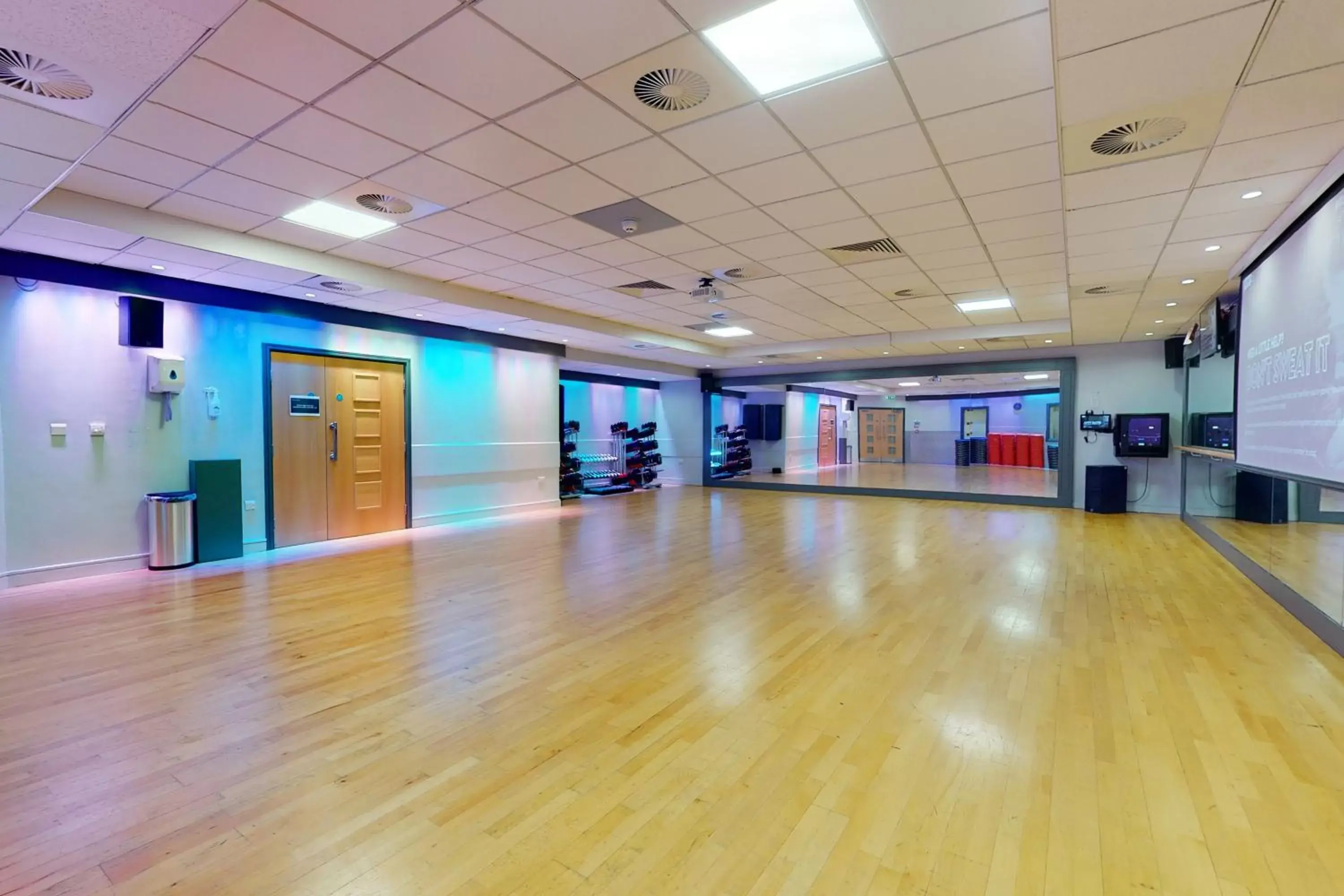 Fitness centre/facilities, Banquet Facilities in Village Hotel Hull