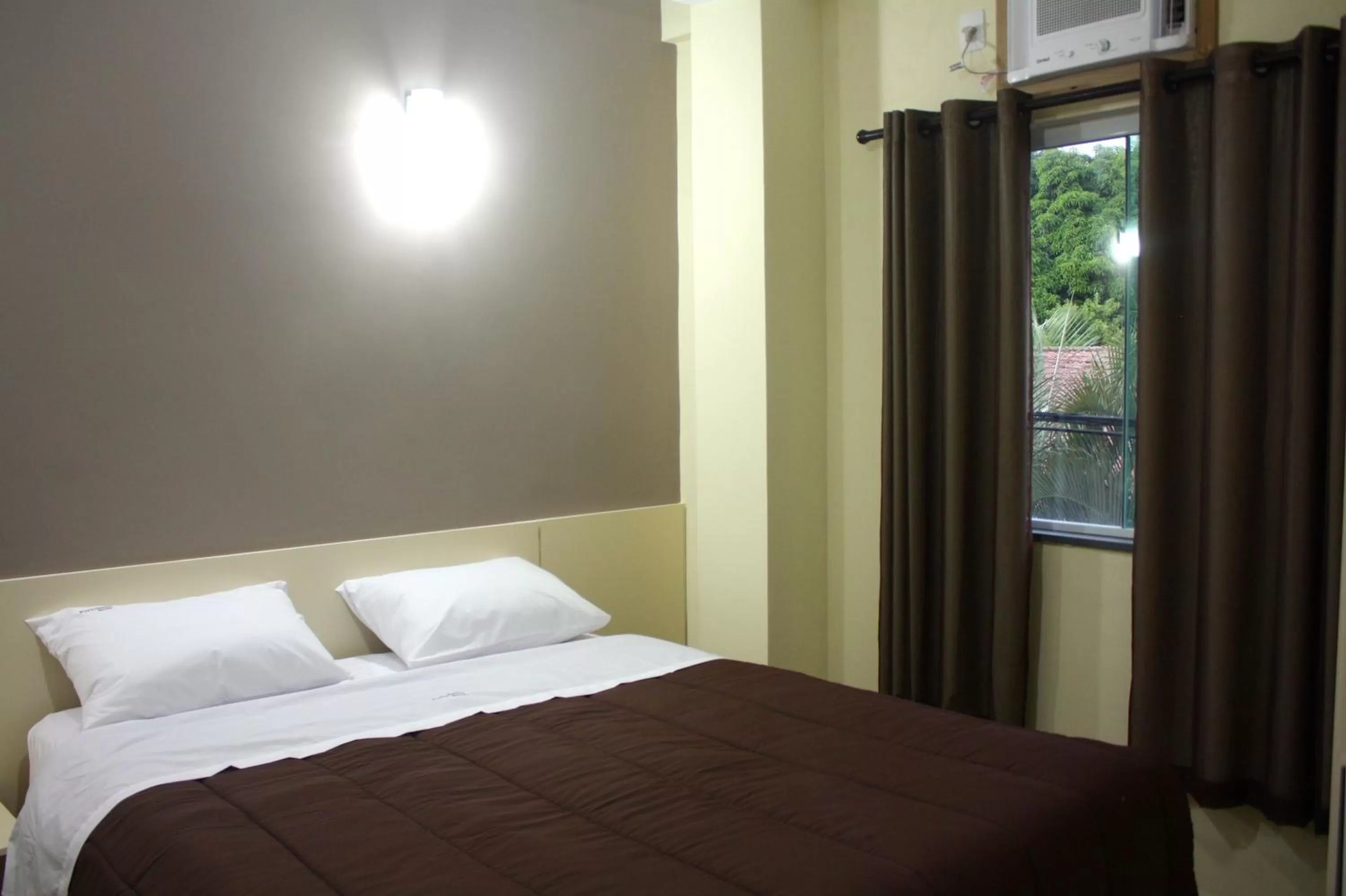 Photo of the whole room, Bed in Hotel Portobello