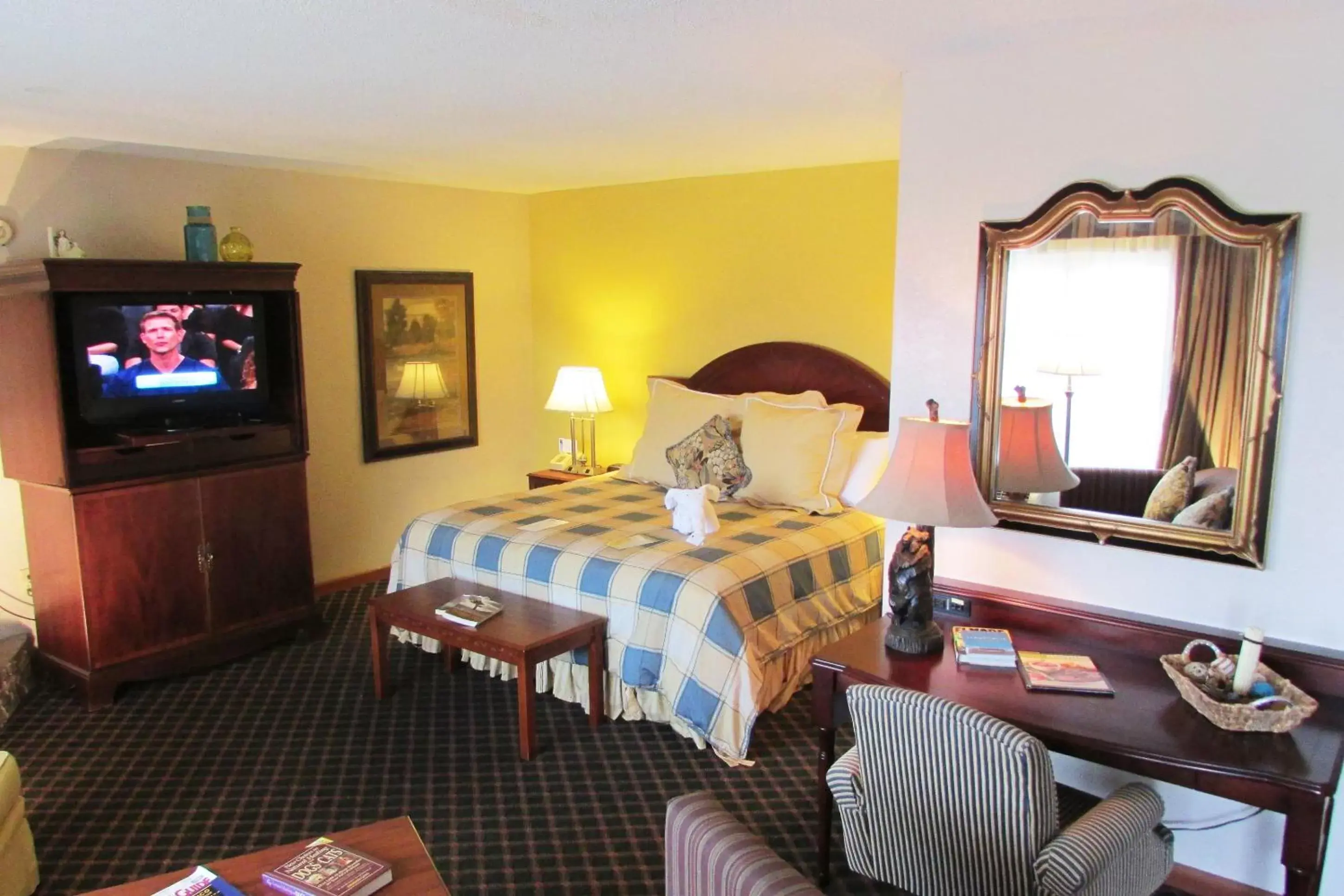 Photo of the whole room in Arbors at Island Landing Hotel & Suites