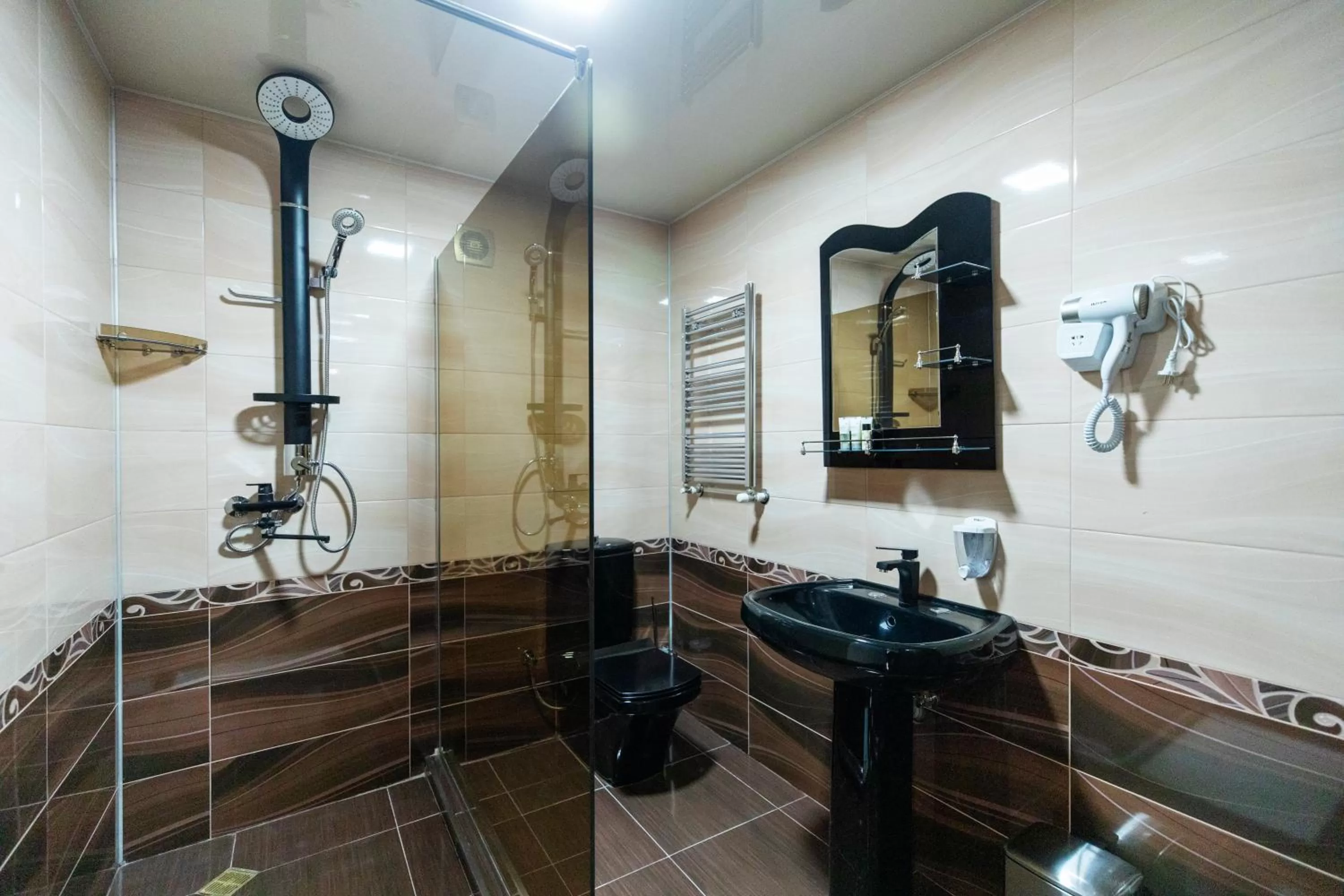 Bathroom in Georgia Gold