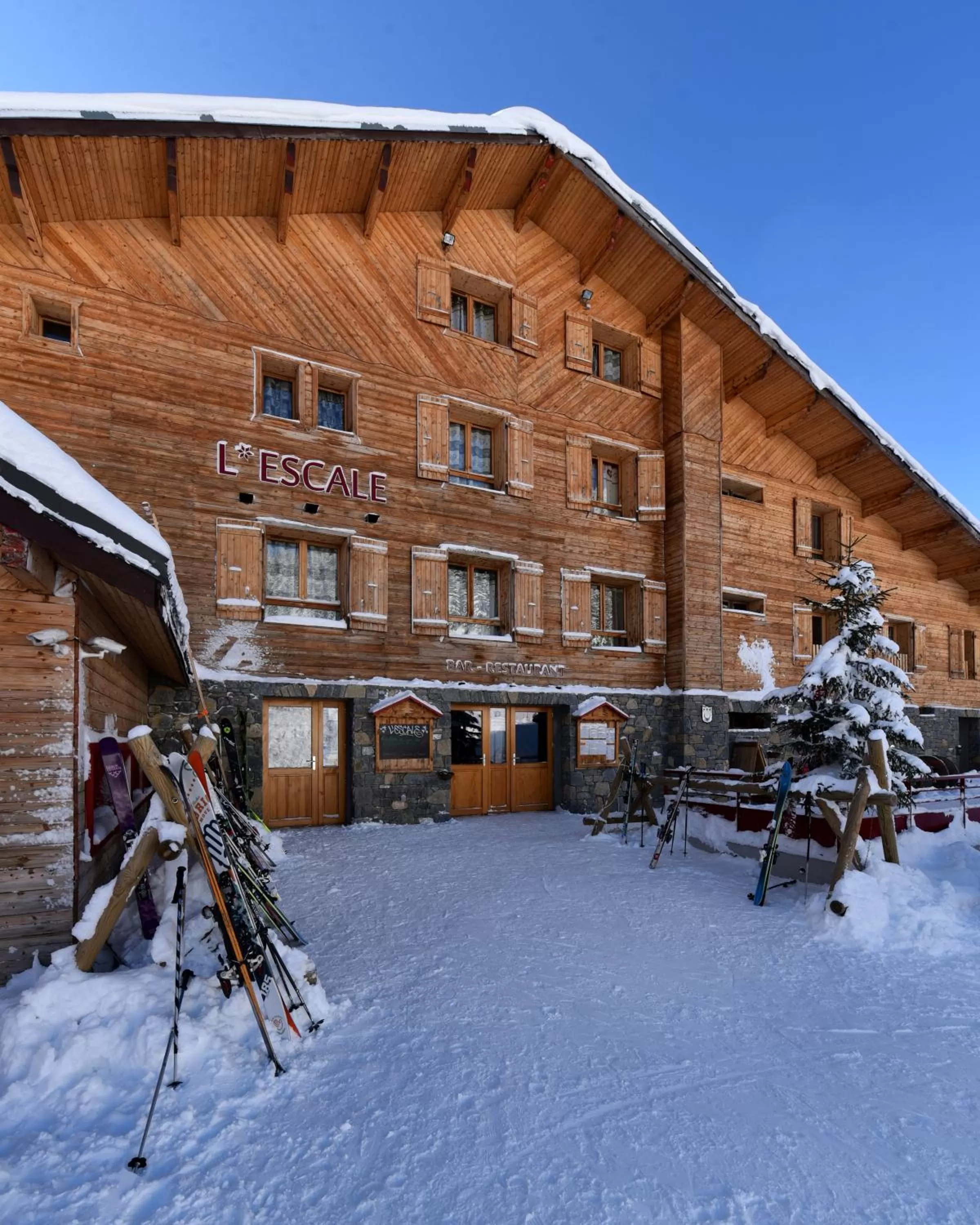 Facade/entrance, Winter in L'Escale (accès en télécabine)