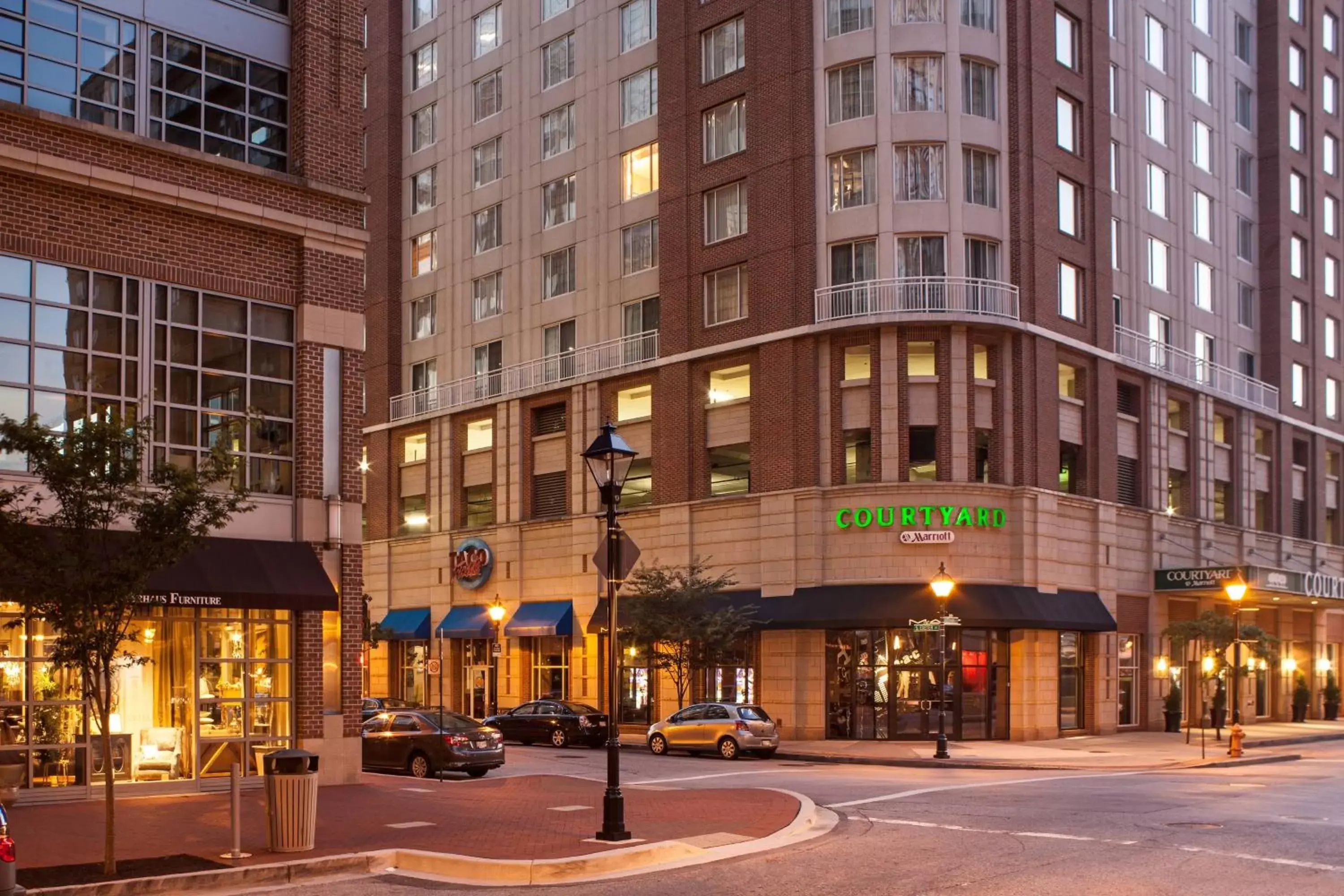 Property Building in Courtyard by Marriott Baltimore Downtown/Inner Harbor