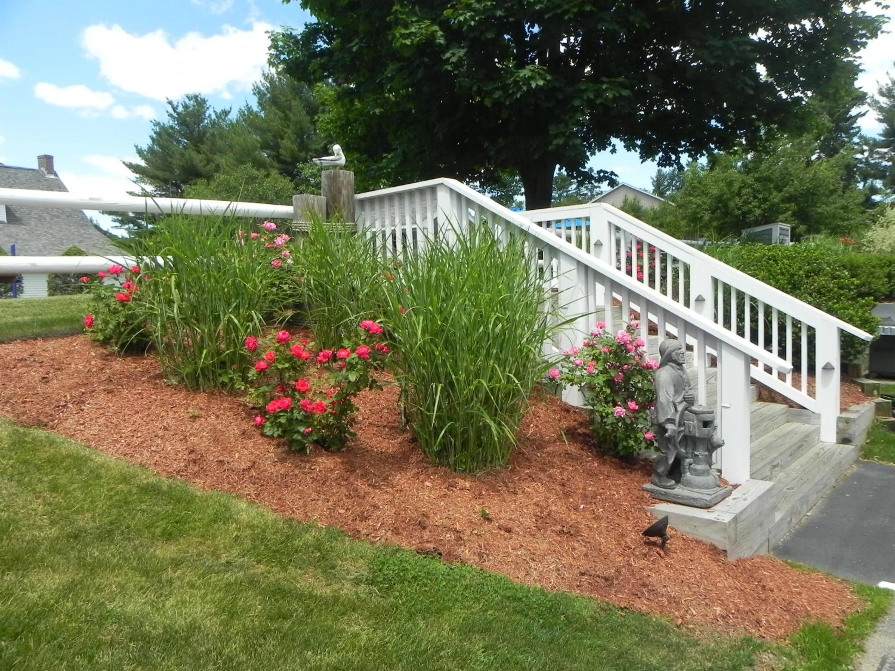 Property building, Garden in Elmwood Resort Hotel