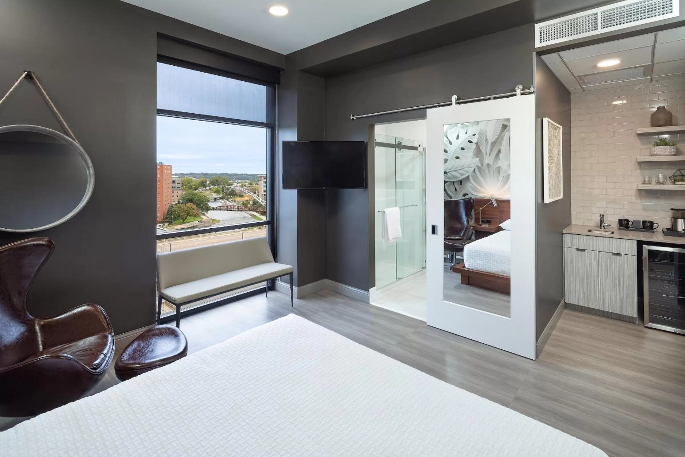 Photo of the whole room, Bed in Hotel On Phillips