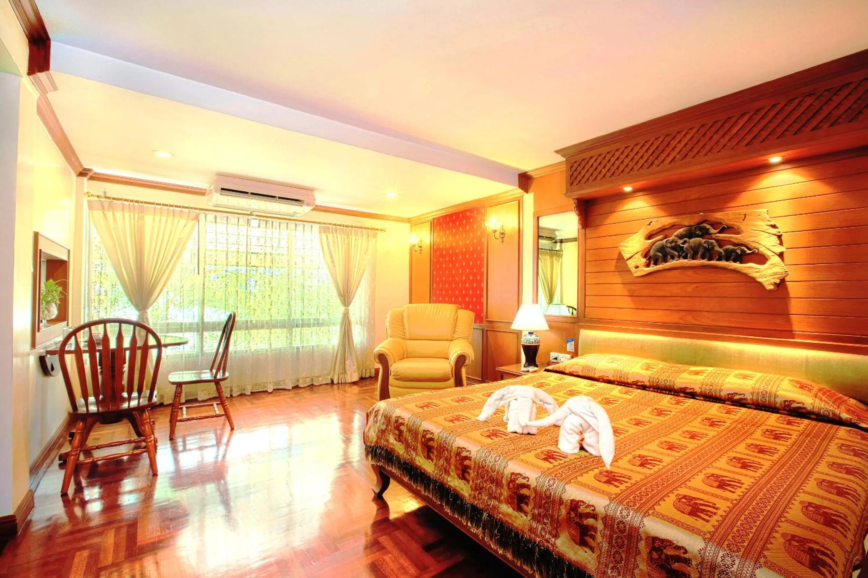 Photo of the whole room, Bed in Royal Ivory Sukhumvit Nana