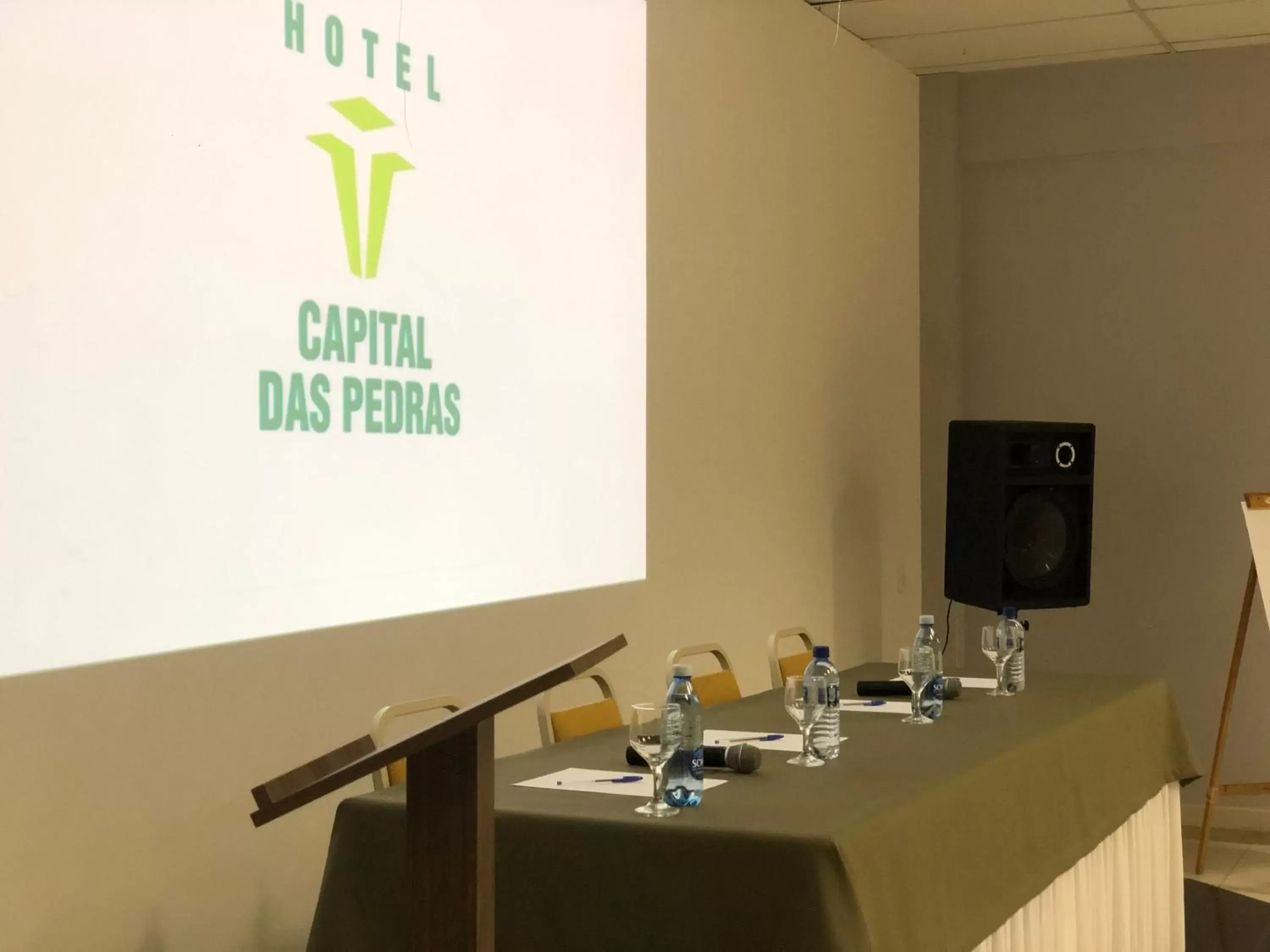 Business facilities in Hotel Capital Das Pedras