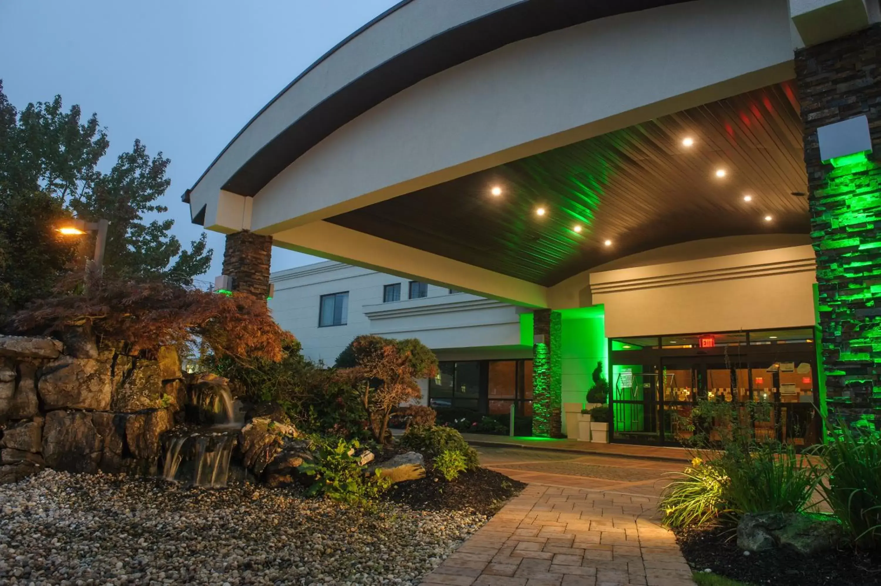 Property Building in Holiday Inn Plainview-Long Island, an IHG Hotel