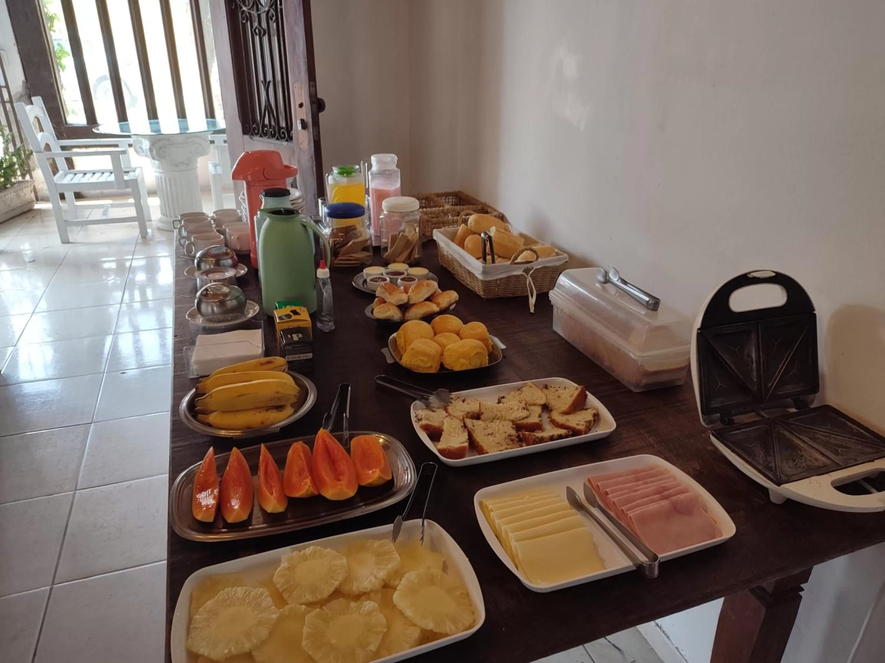 Breakfast in Pousada L'étage