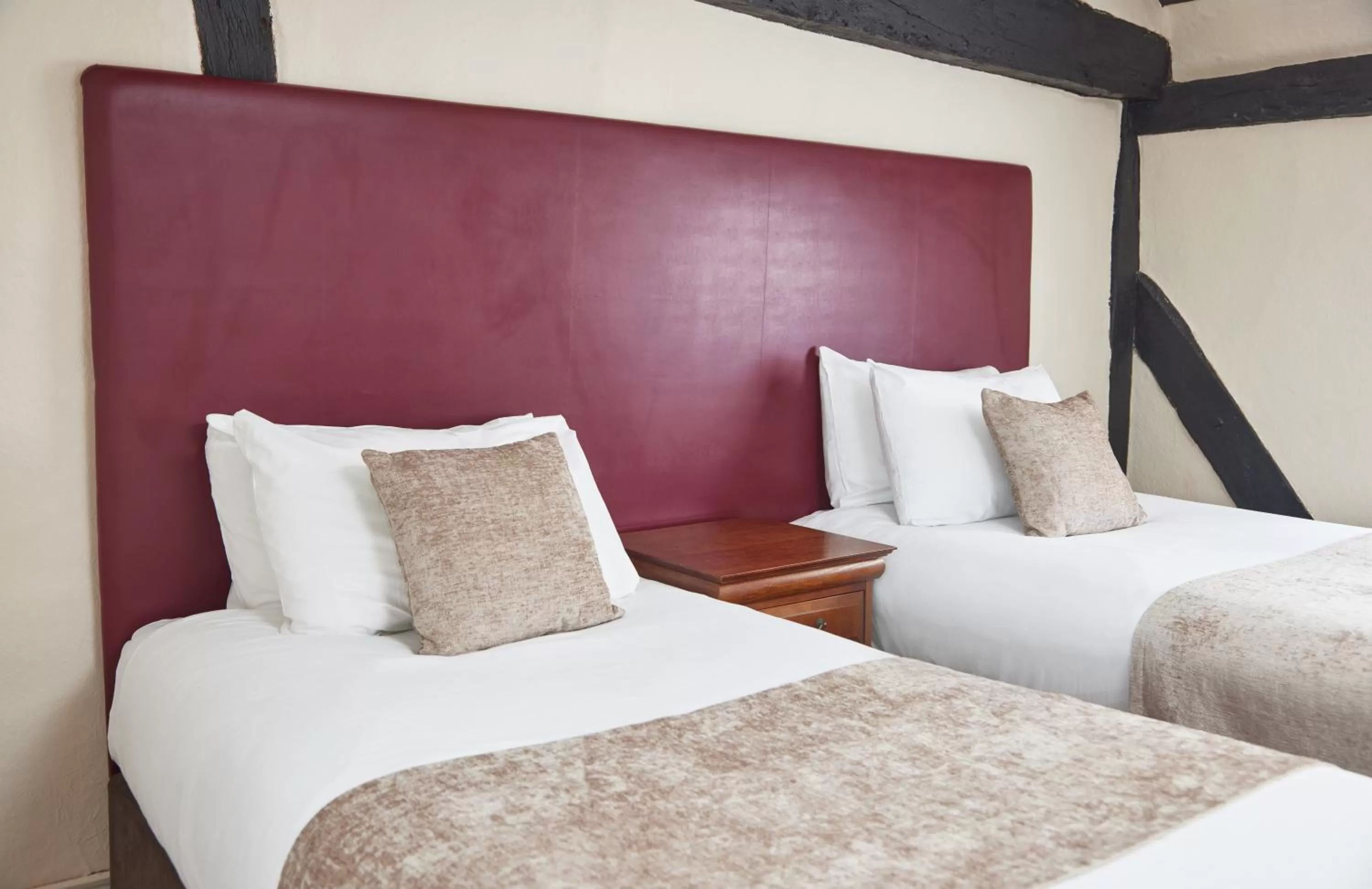 Twin Room in The Bell Hotel Woburn By Greene King Inns