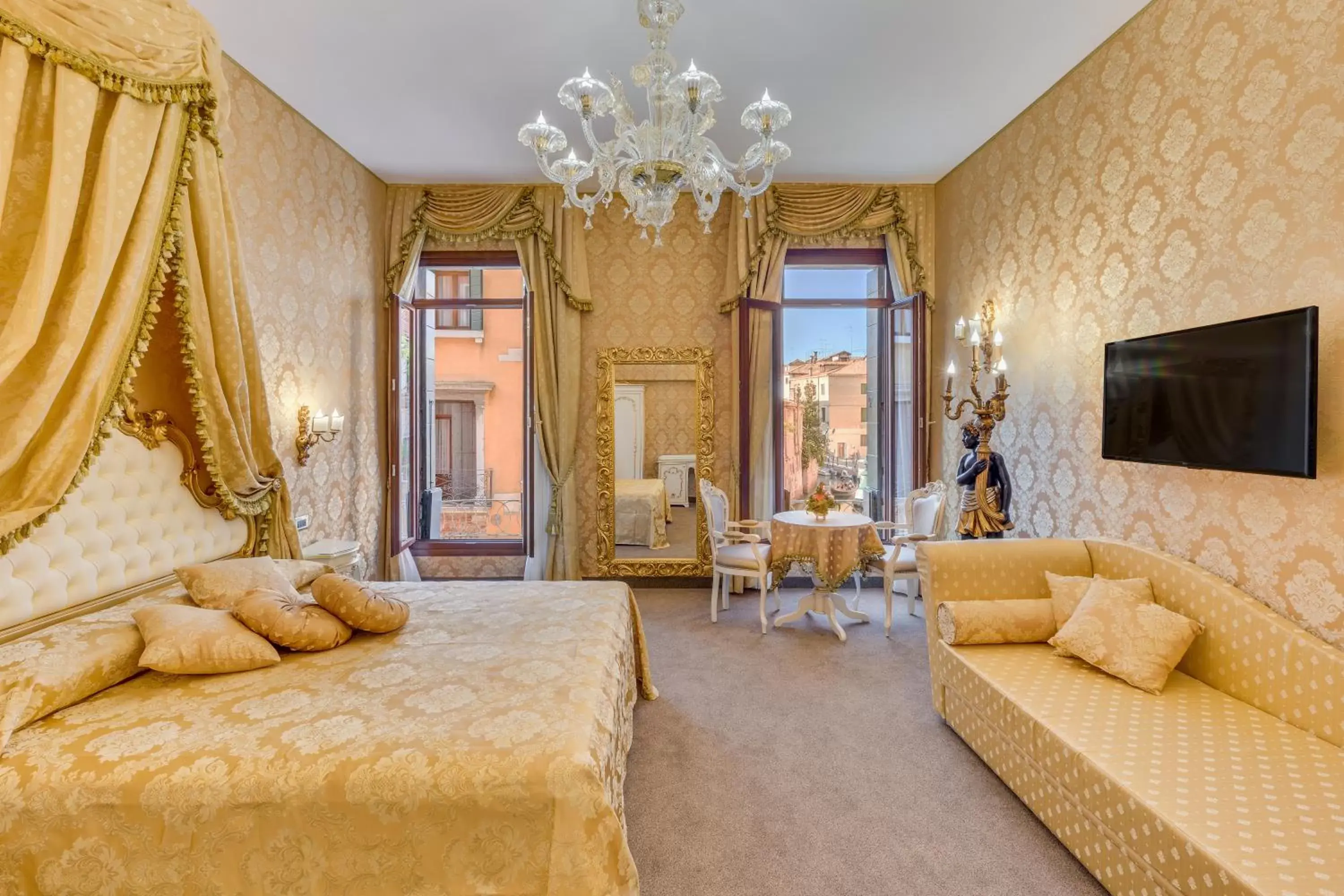 Bedroom, Seating Area in Residenza Veneziana