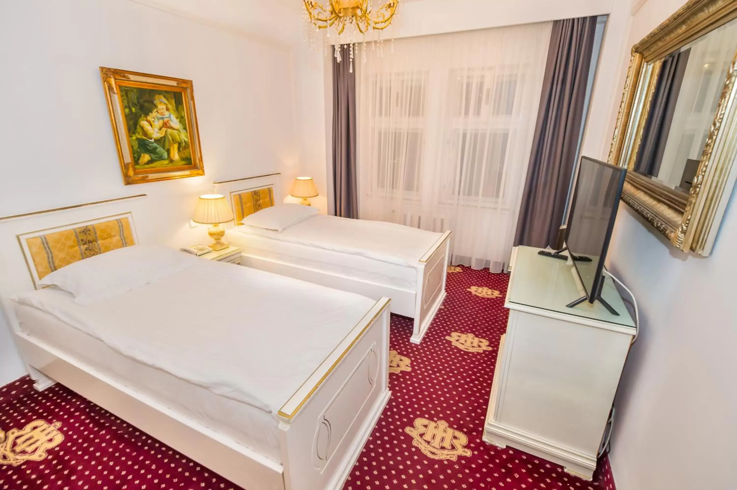 Twin Room - single occupancy in Hotel Imparatul Romanilor Hotel & SPA Twin Room - single occupancy in Hotel Imparatul Romanilor Hotel & SPA