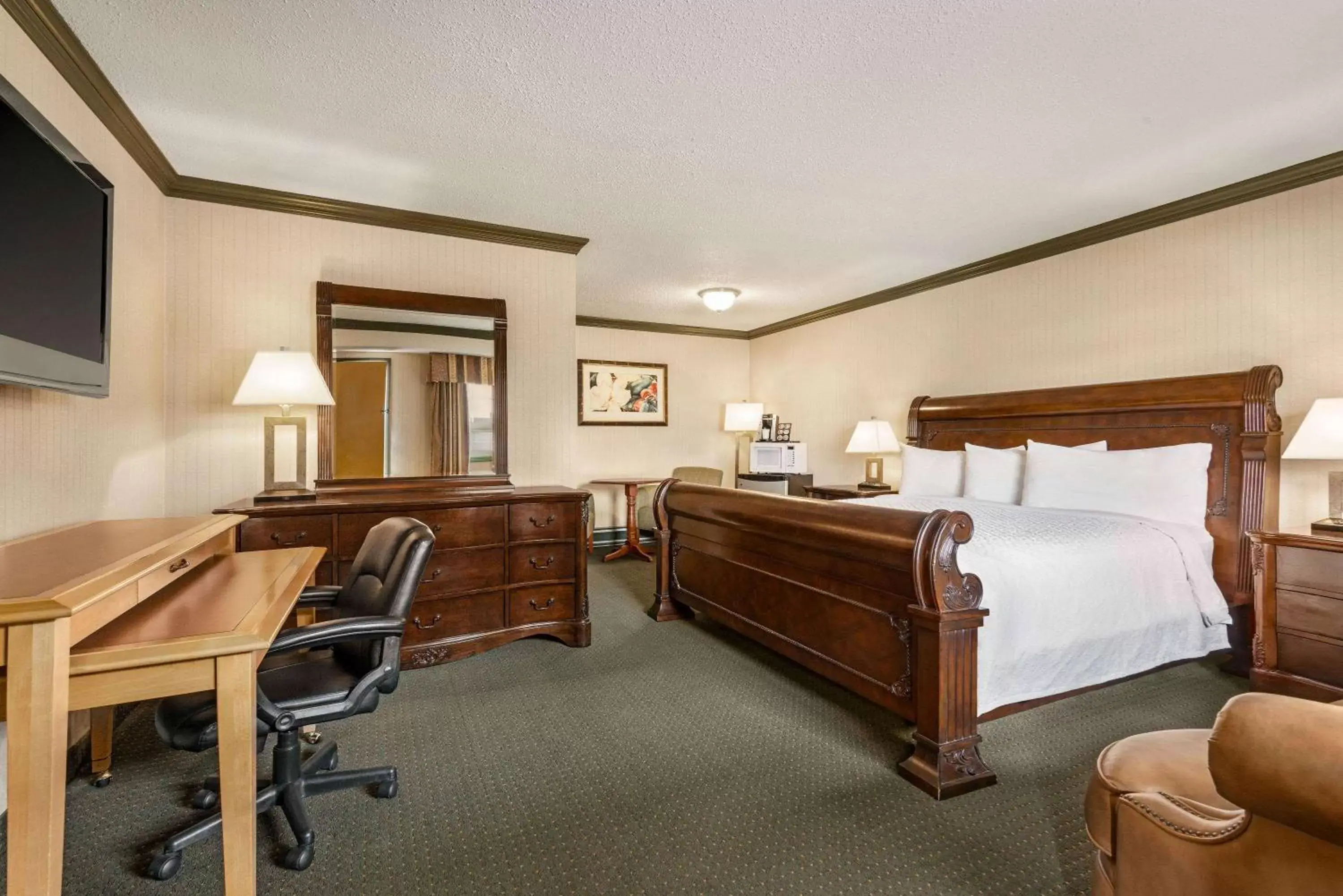 Photo of the whole room, Bed in Travelodge by Wyndham Dawson Creek Photo of the whole room, Bed in Travelodge by Wyndham Dawson Creek