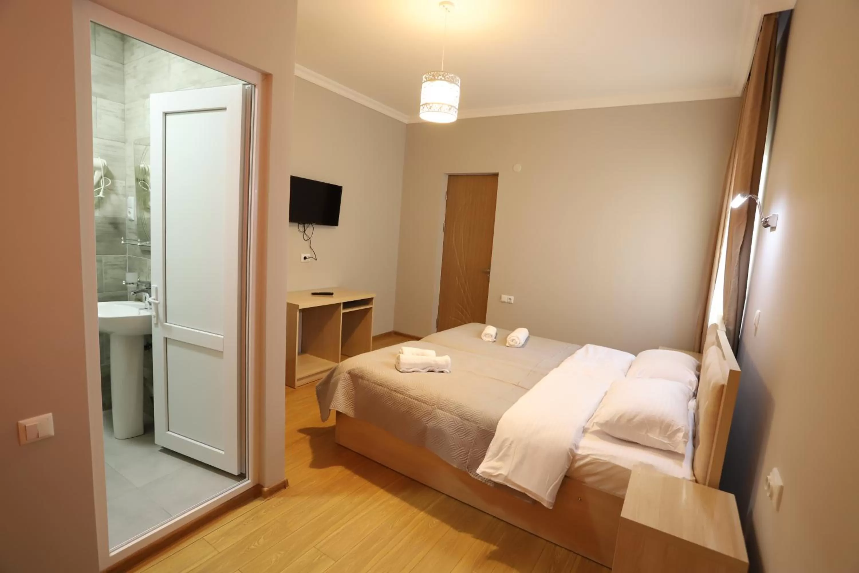 Photo of the whole room, Bed in Hotel Hollywood