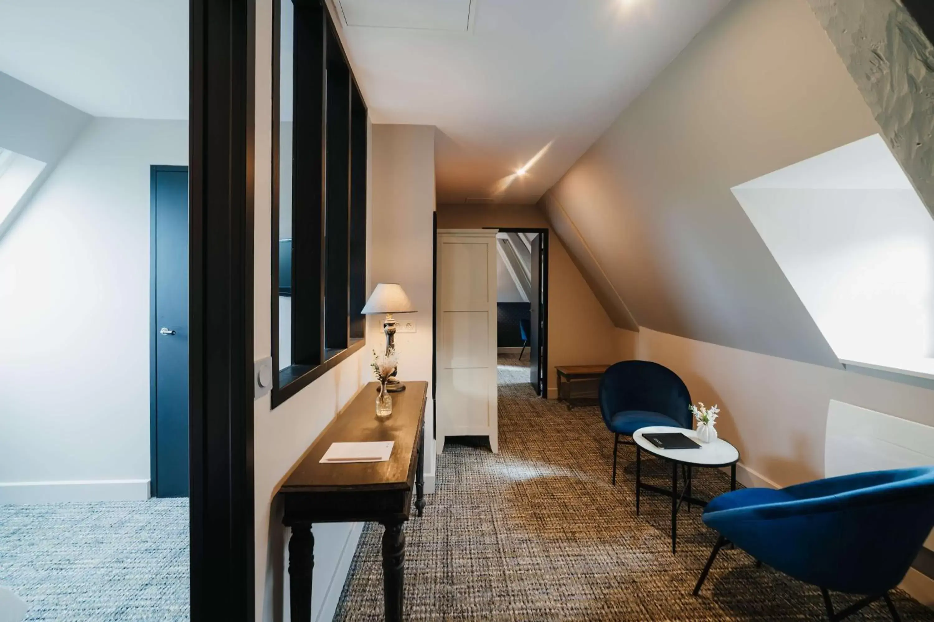 Photo of the whole room, Seating Area in Hotel la Robeyere; BW Signature Collection