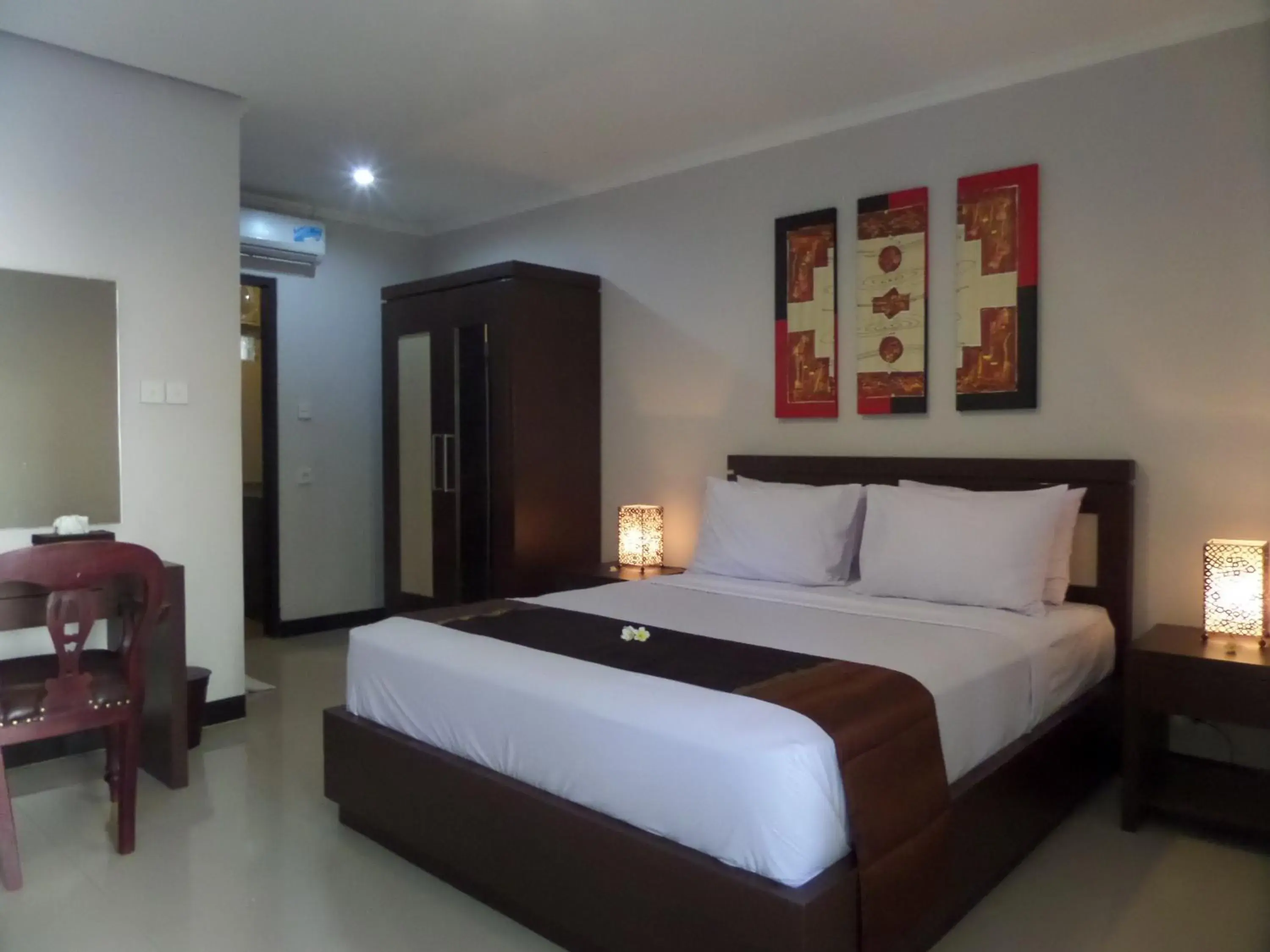 Bed in Mansu Hotel and Spa Legian Bed in Mansu Hotel and Spa Legian
