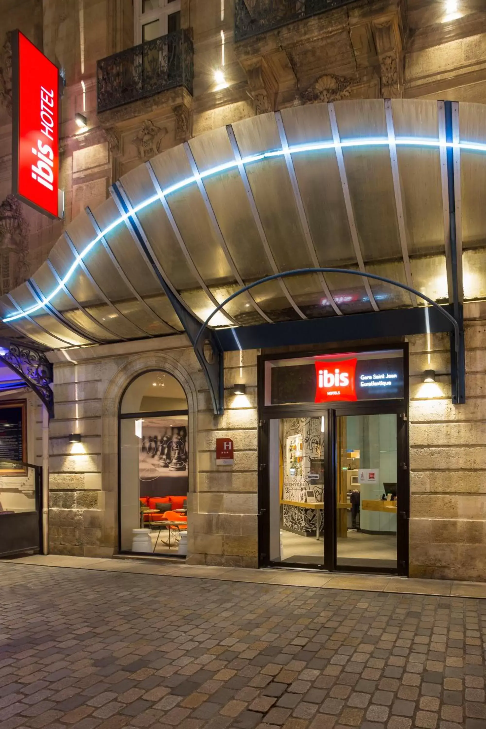 Facade/entrance in ibis Bordeaux Centre Gare Saint Jean Euratlantique