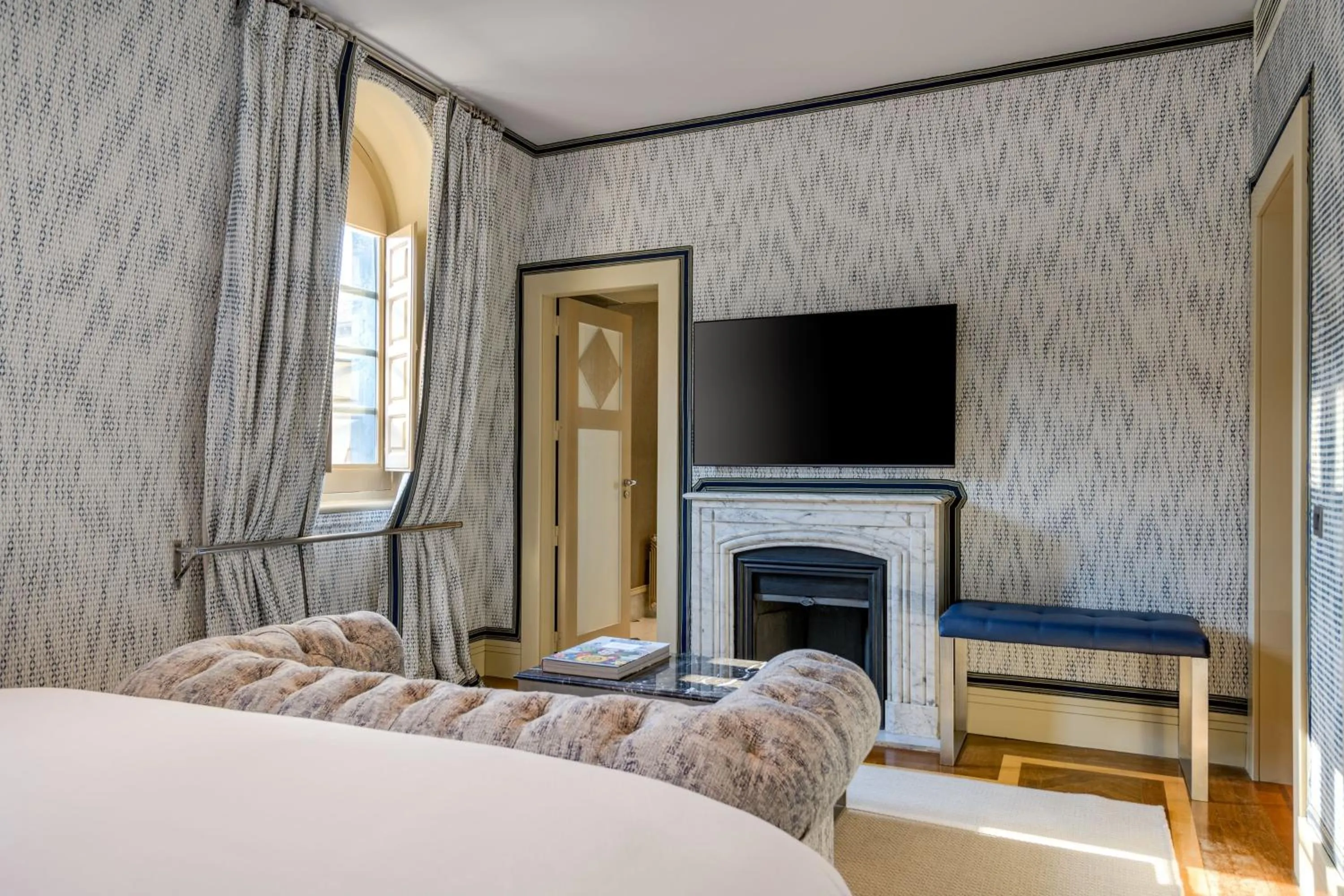Photo of the whole room, Bed in Santo Mauro, a Luxury Collection Hotel, Madrid
