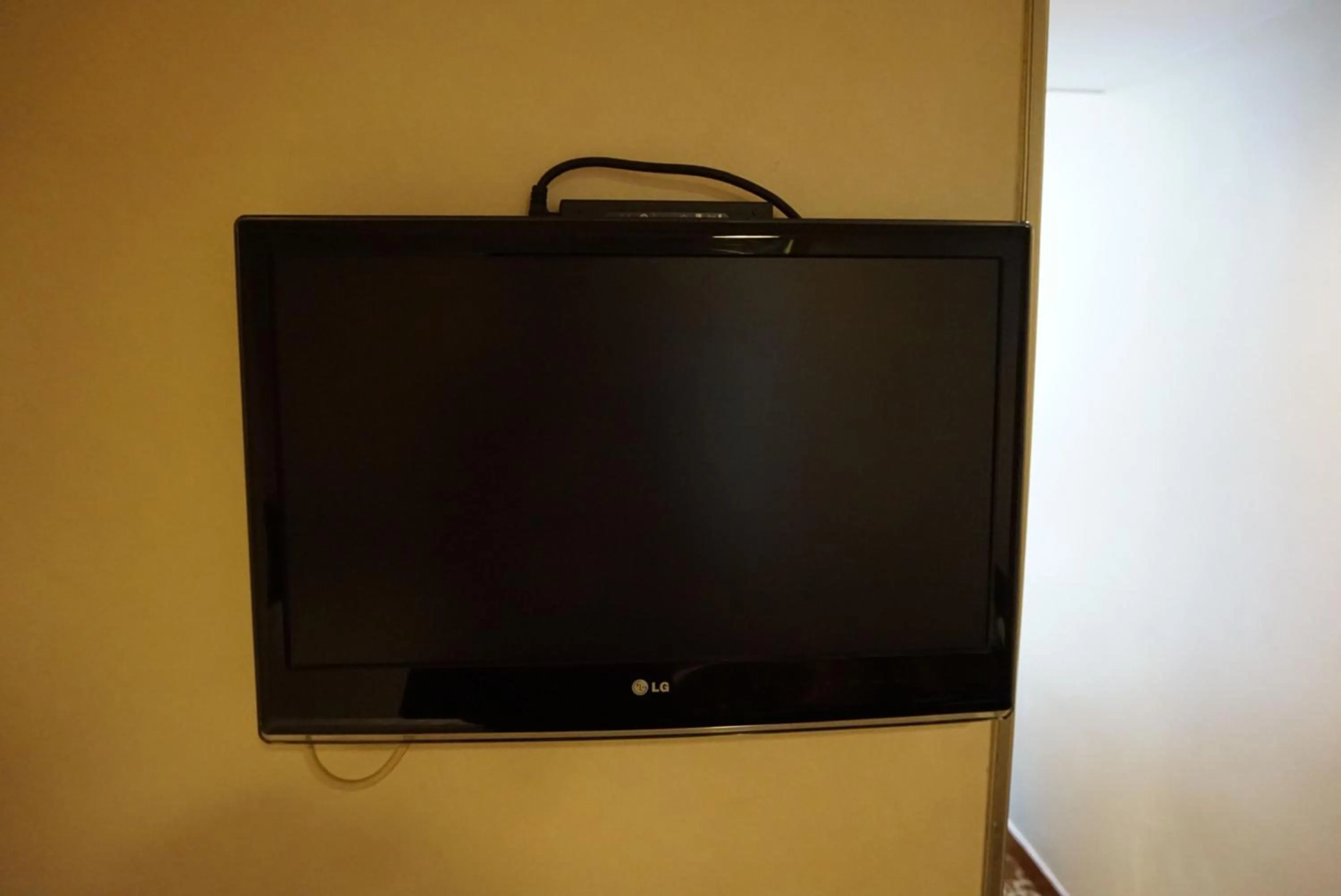 Communal lounge/ TV room in Lander Hotel Prince Edward