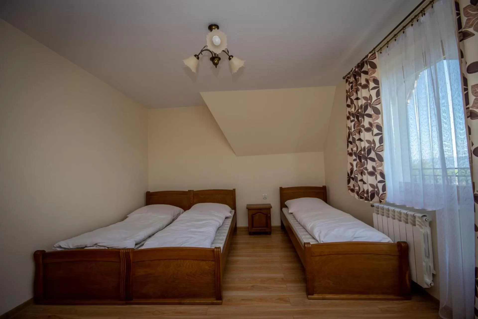 Photo of the whole room, Bed in Podhalanski Dworek z Jacuzzi