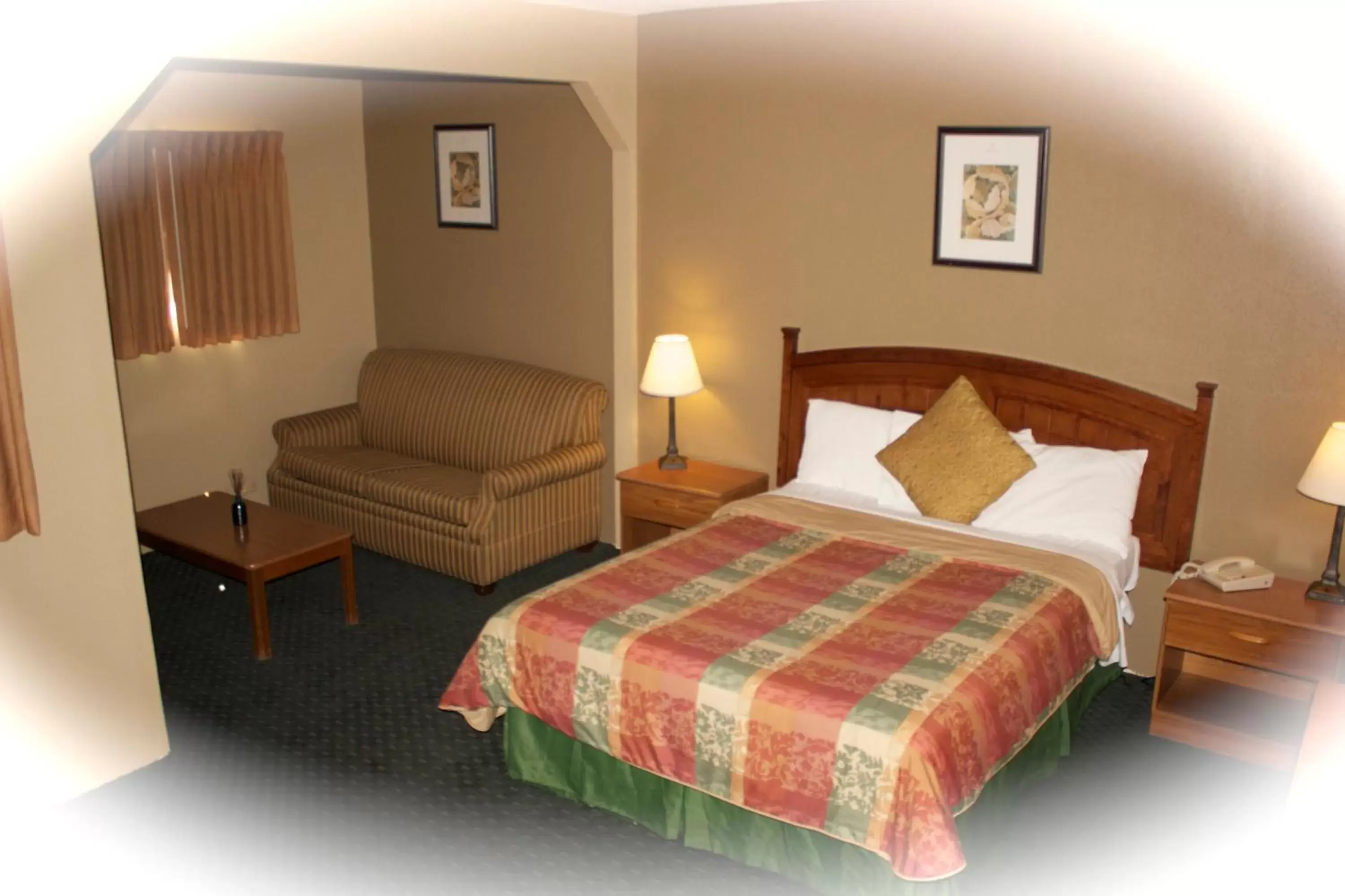 Photo of the whole room, Bed in Holland Inn and Suites