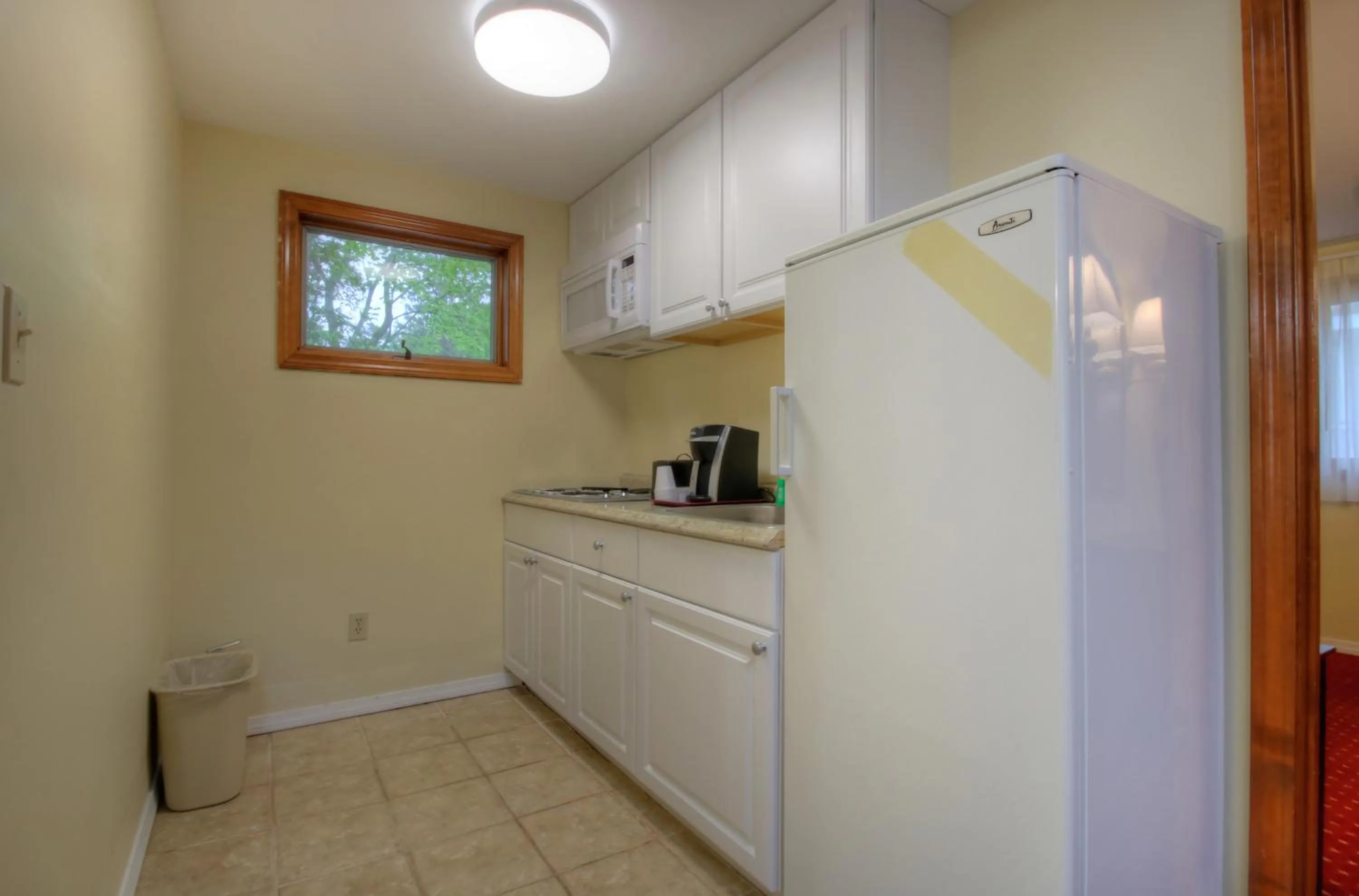 Kitchen or kitchenette in Ogunquit Tides