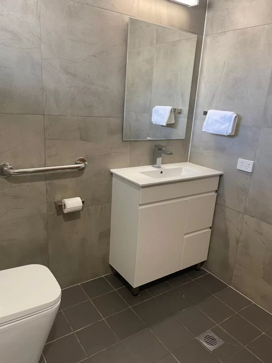Bathroom in Town & Country Motor Inn